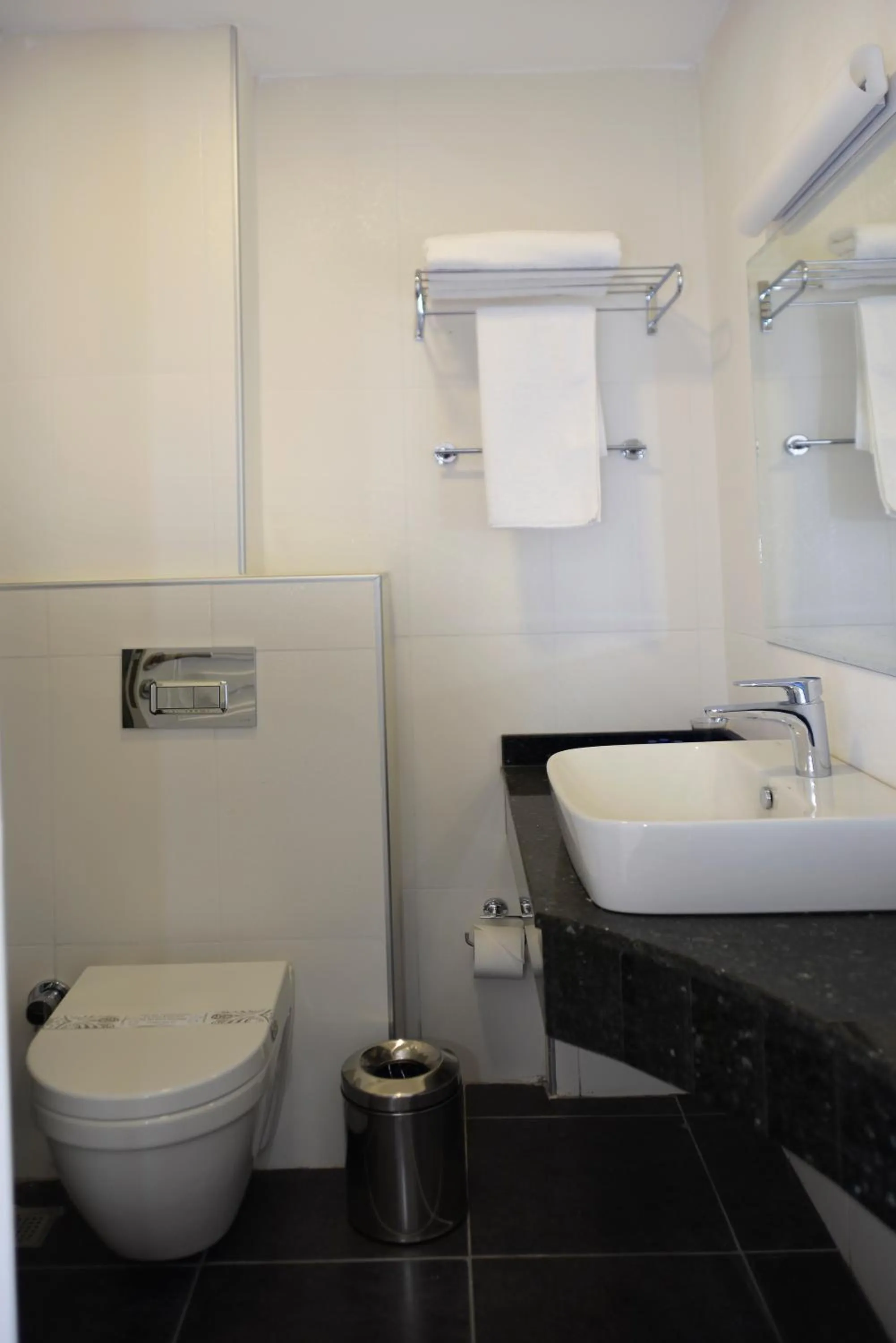 Toilet in Andi Hotel