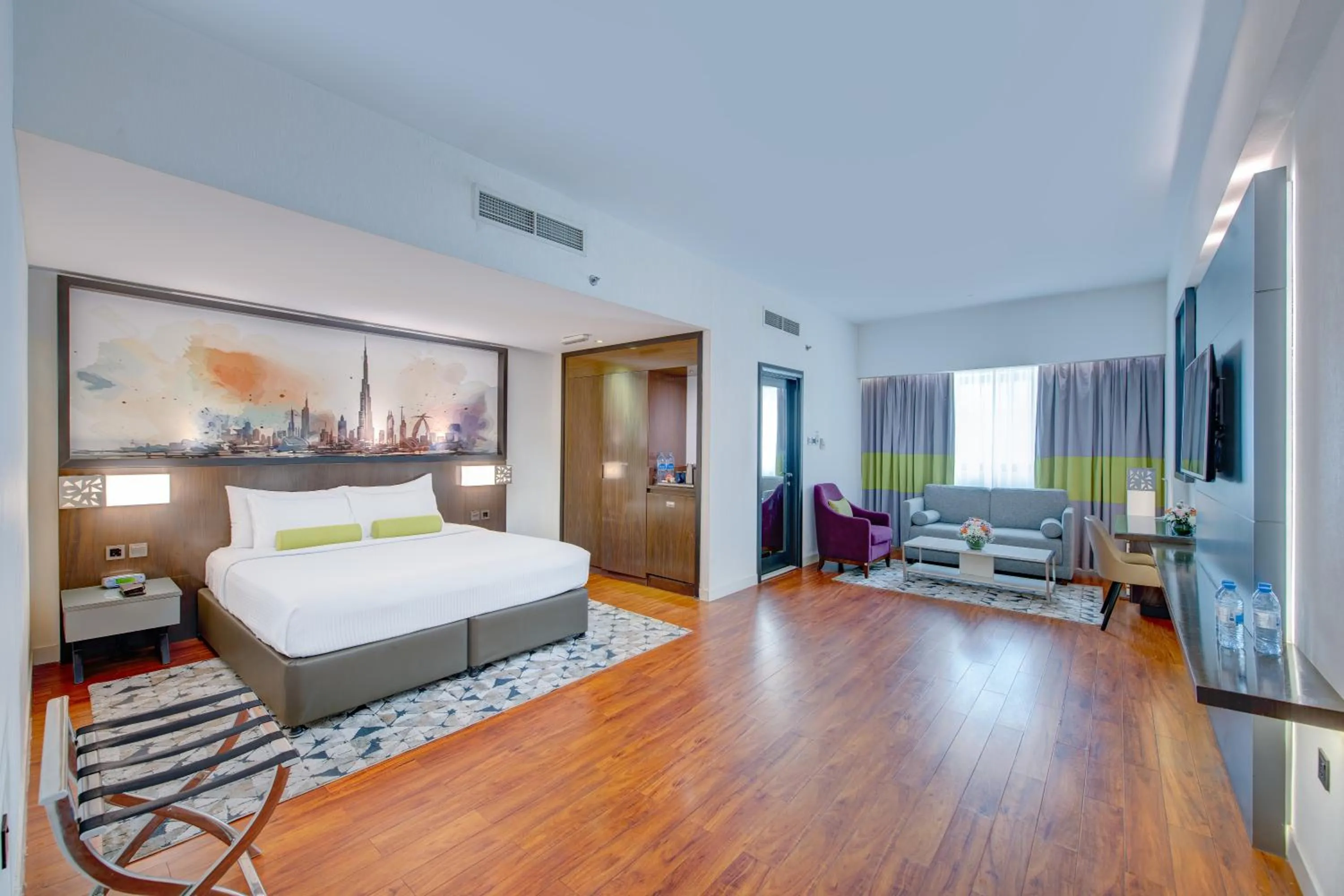 Bed in Howard Johnson Plaza by Wyndham Dubai Deira