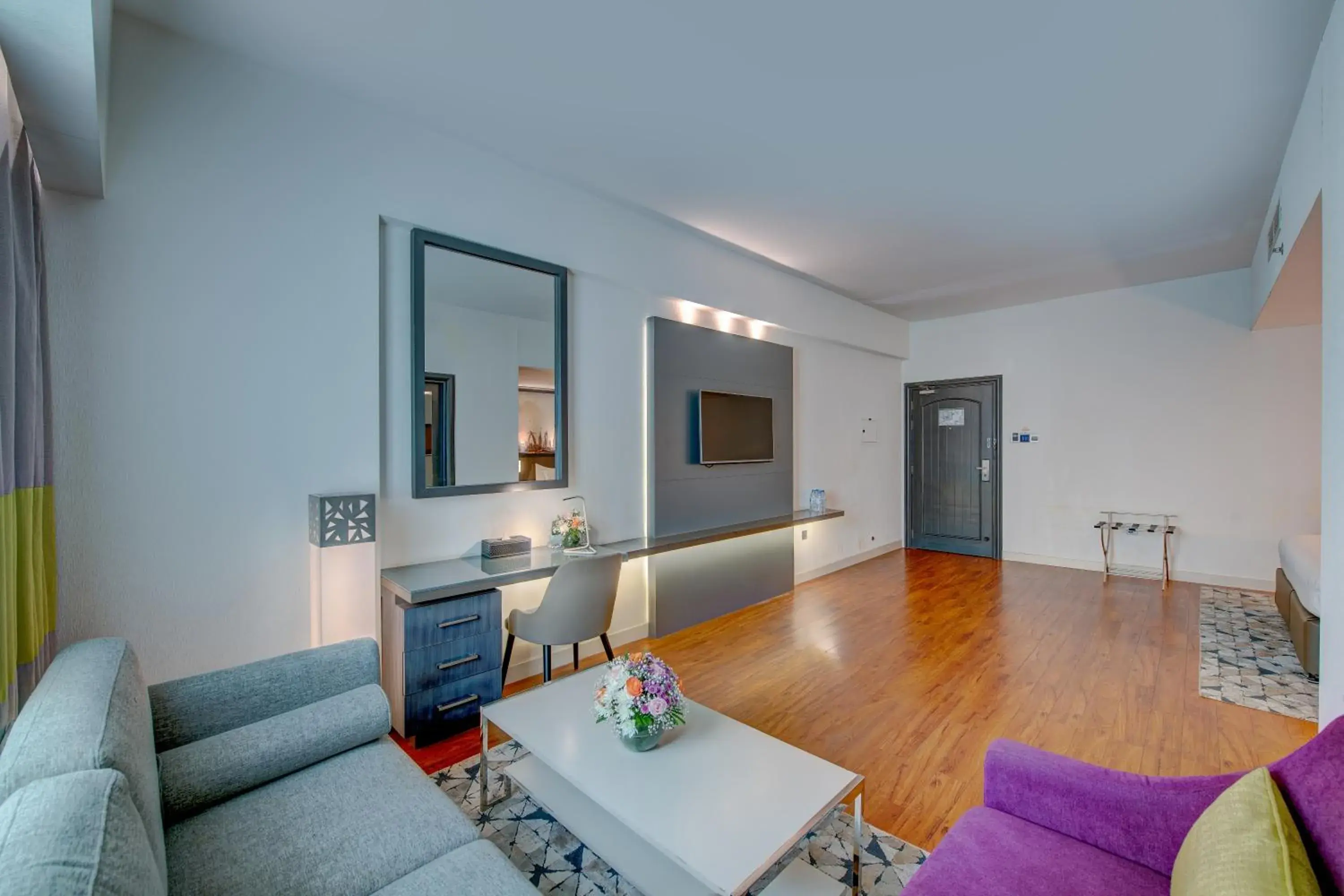 Junior King Suite - Non-Smoking in Howard Johnson Plaza by Wyndham Dubai Deira Junior King Suite - Non-Smoking in Howard Johnson Plaza by Wyndham Dubai Deira