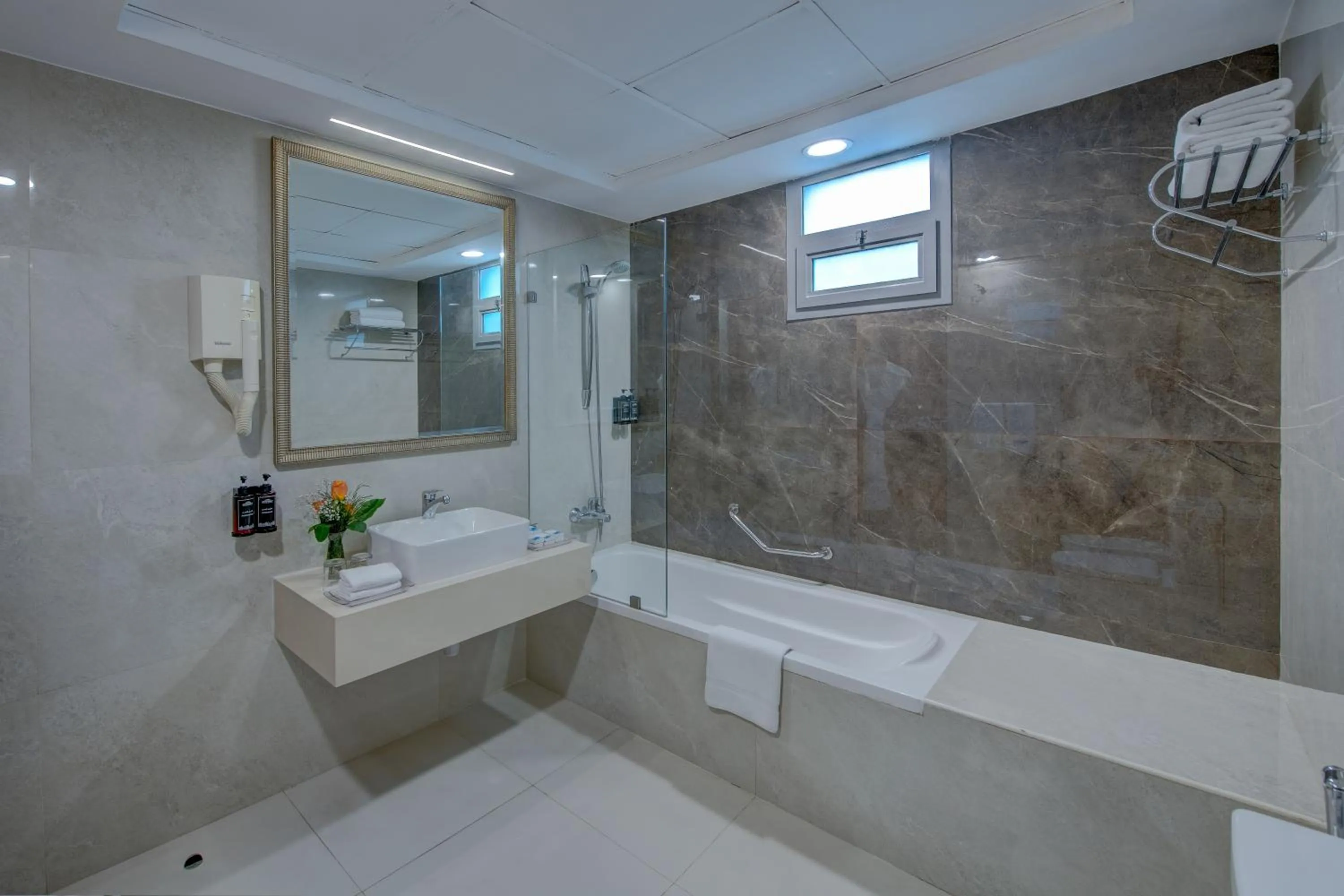 Bath in Howard Johnson Plaza by Wyndham Dubai Deira
