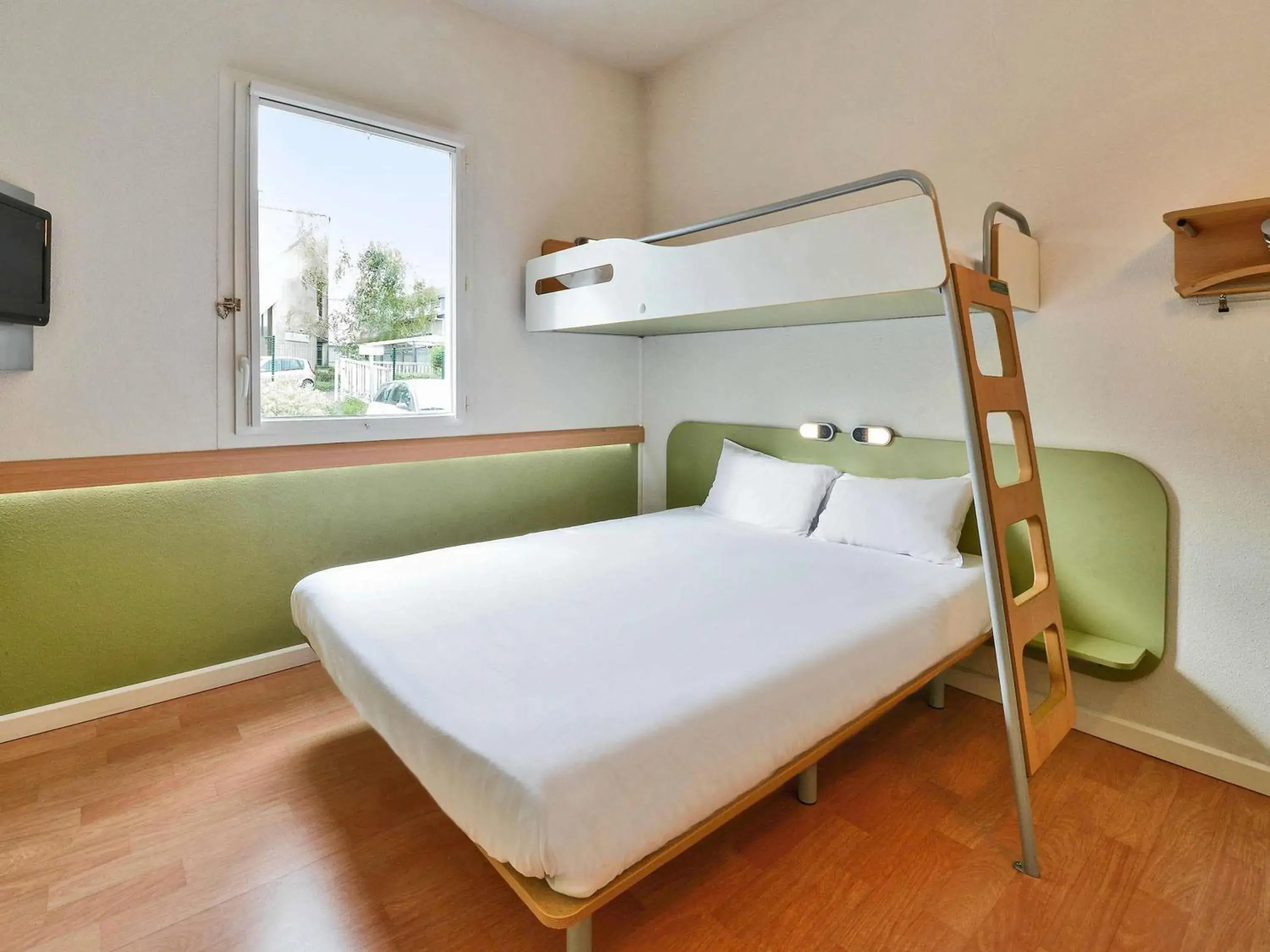 Bedroom, Bed in Ibis Budget Grenoble Sud Seyssins Bedroom, Bed in Ibis Budget Grenoble Sud Seyssins