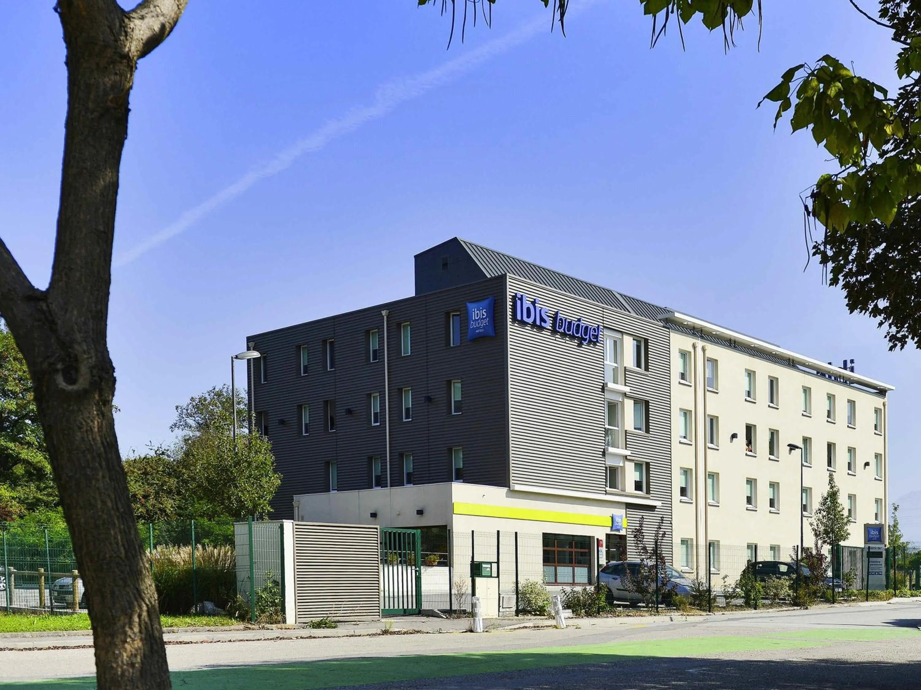 Property building in Ibis Budget Grenoble Sud Seyssins