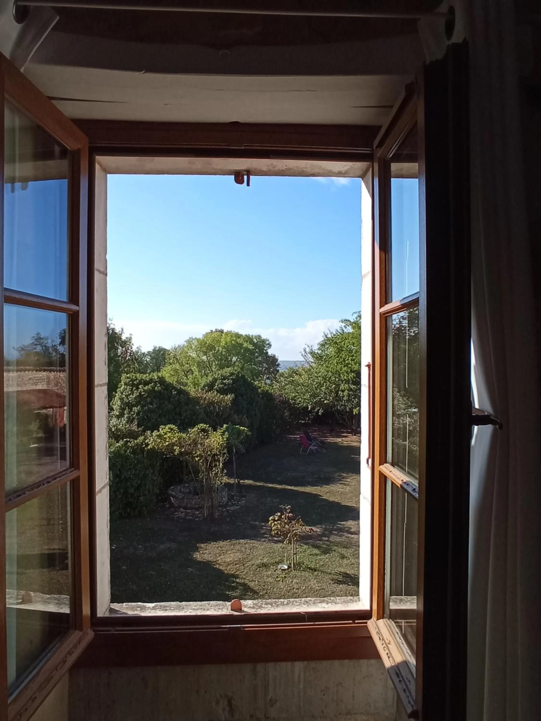 Double Room with Garden View - single occupancy in Le Tamaris Chambres d'hôtes