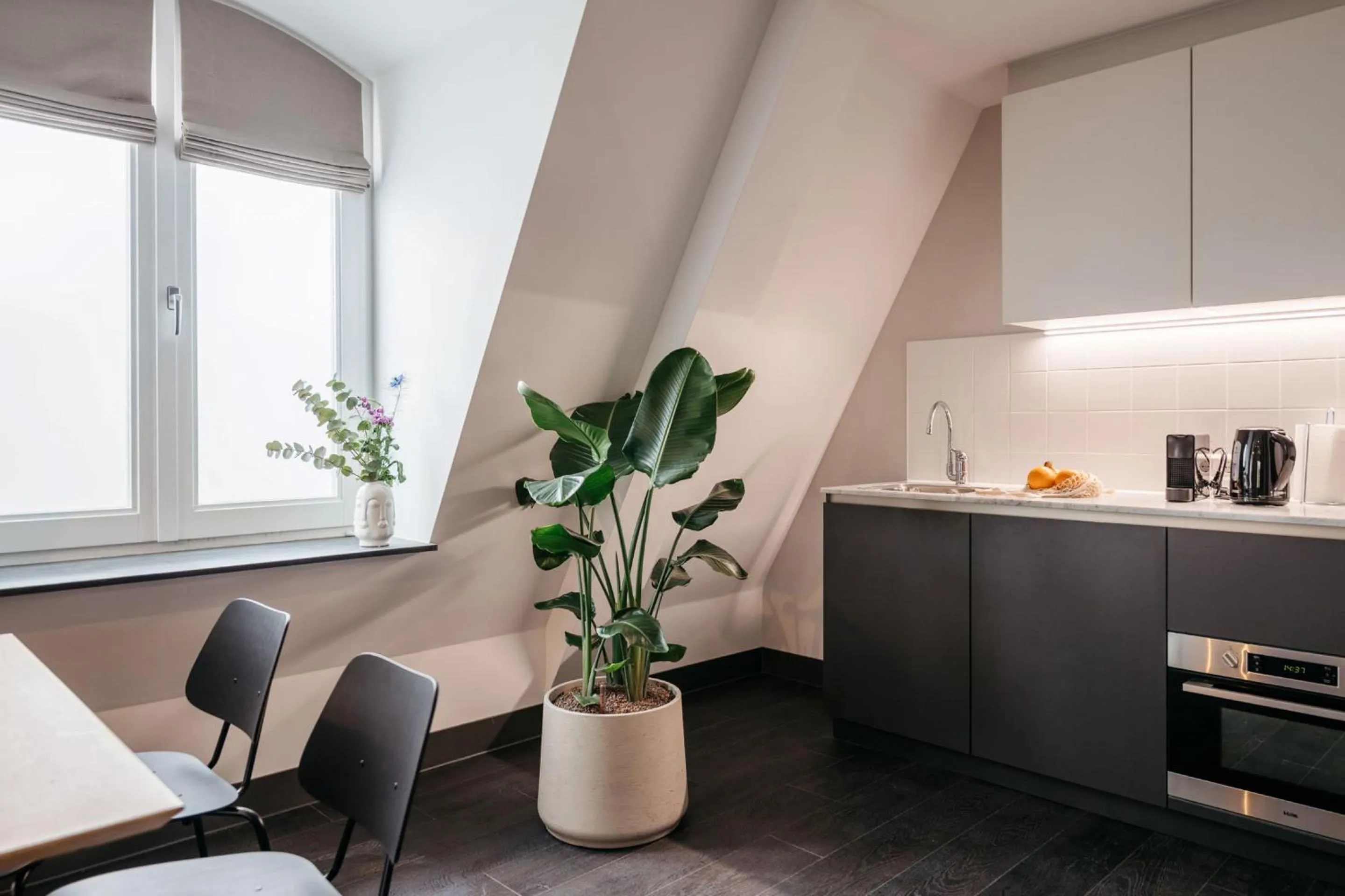 Kitchen or kitchenette in YAYS The Hague Willemspark by Numa