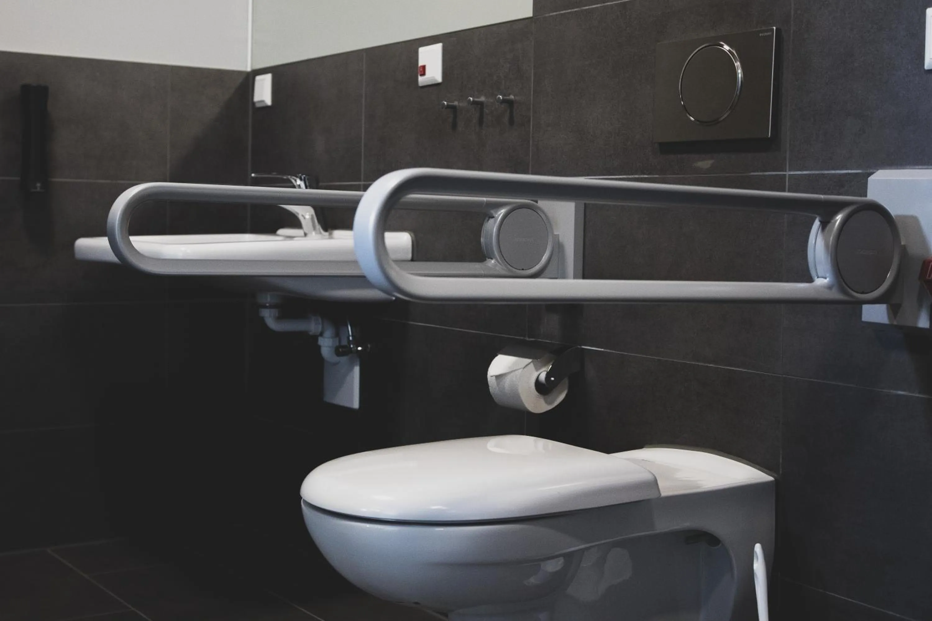 Bathroom in Das Schlafwerk Stuttgart-Nord -SELF-CHECK IN - keine Rezeption-LowBudget-cashless