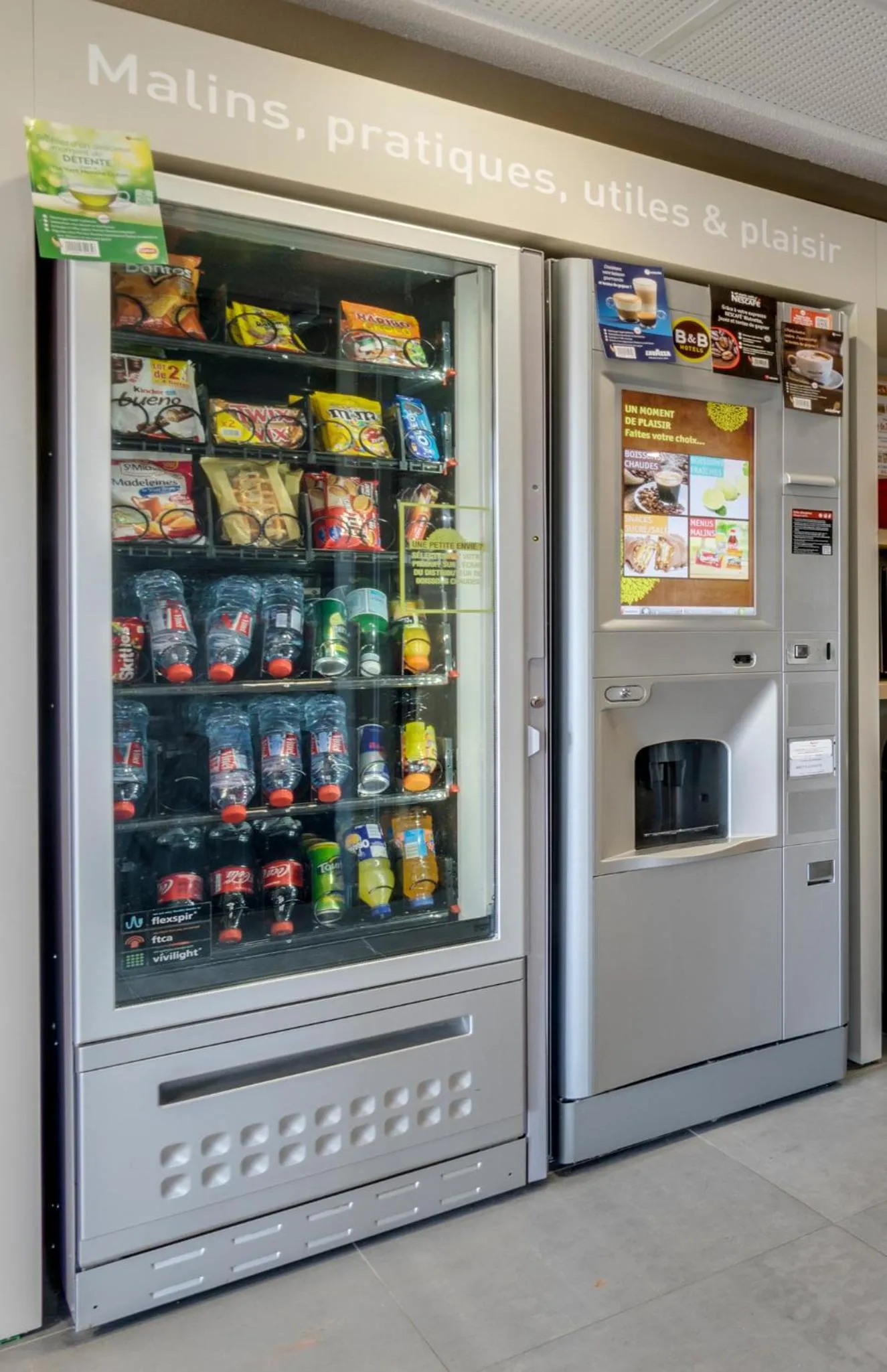 Food and drinks in B&B HOTEL Poitiers Aéroport