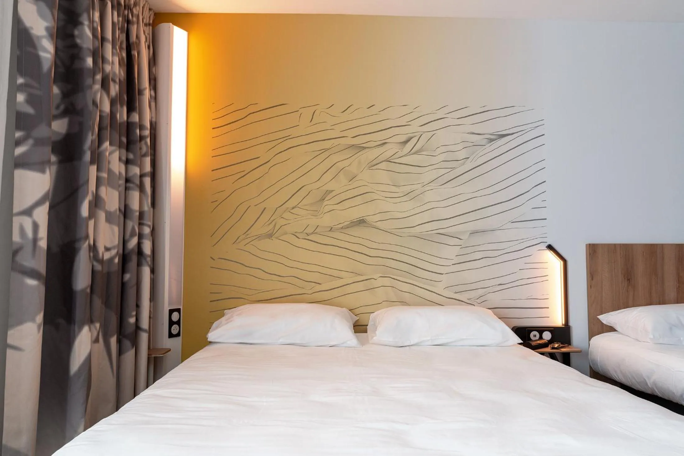 Bedroom, Bed in B&B HOTEL Poitiers Aéroport