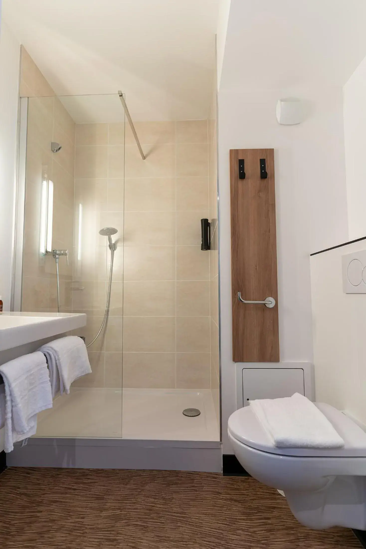 Triple Room in B&B HOTEL Poitiers Aéroport Triple Room in B&B HOTEL Poitiers Aéroport