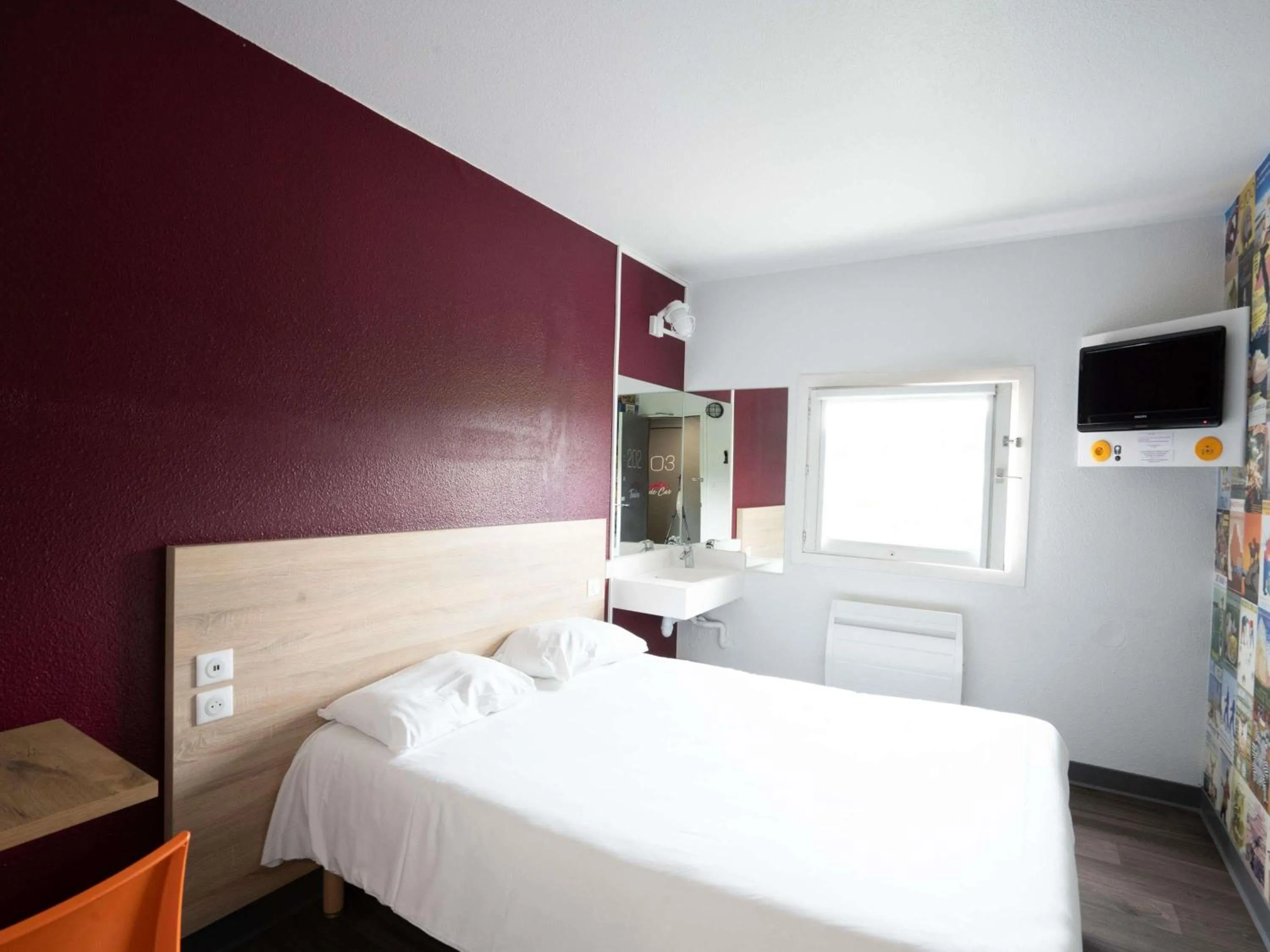 Bedroom, Bed in hotelF1 Brive Ussac