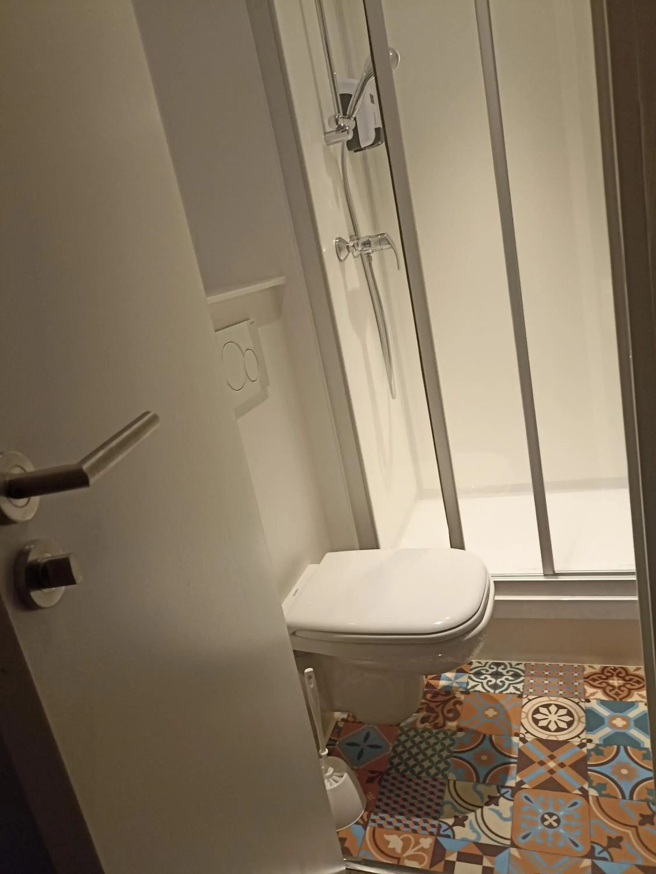 Toilet in hotelF1 Brive Ussac Toilet in hotelF1 Brive Ussac