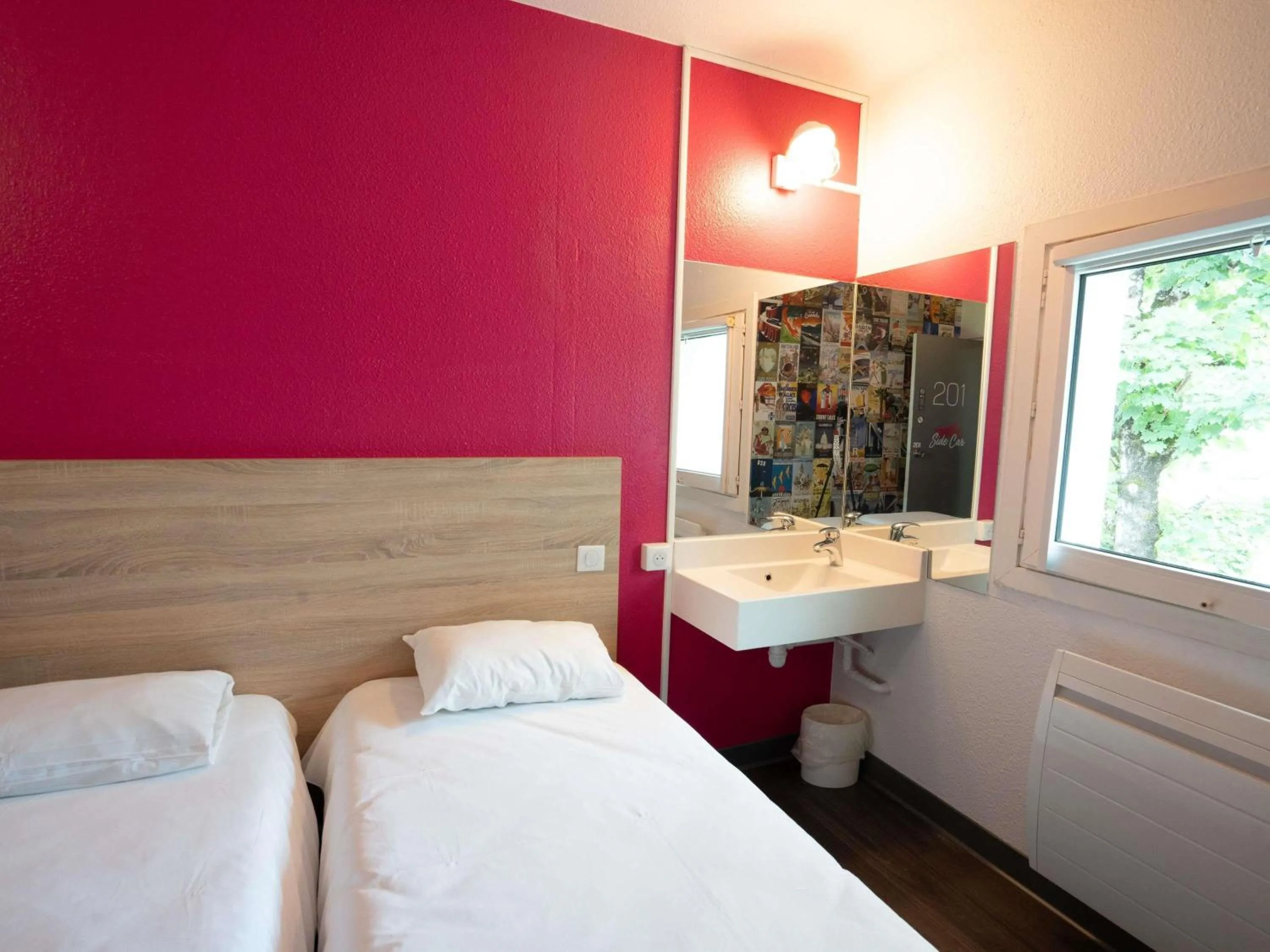 Bedroom, Bed in hotelF1 Brive Ussac