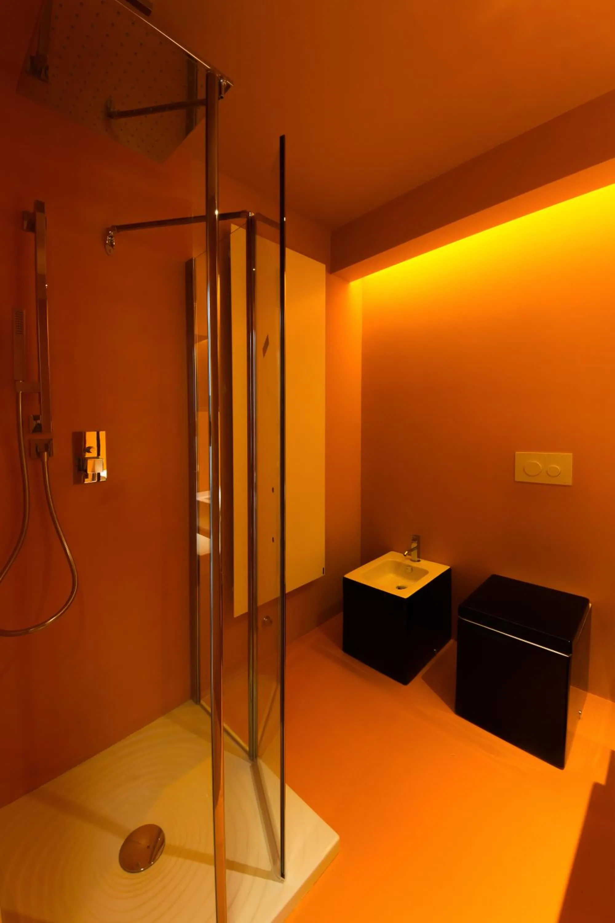 Shower in Bed 'n Design