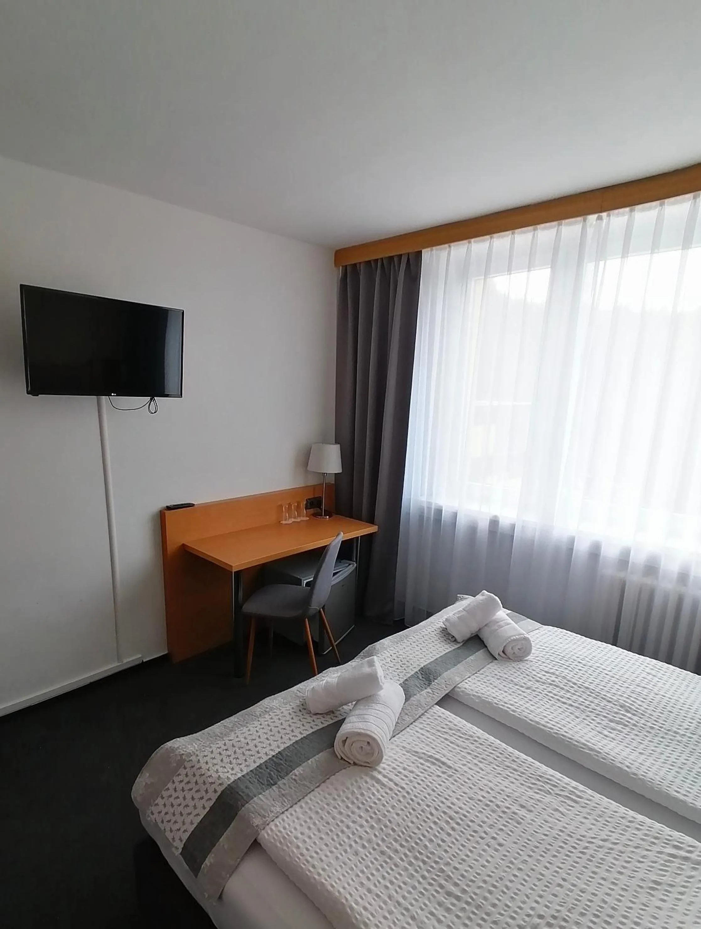 Bed in Horský hotel Jelenovská s bazénem v ceně