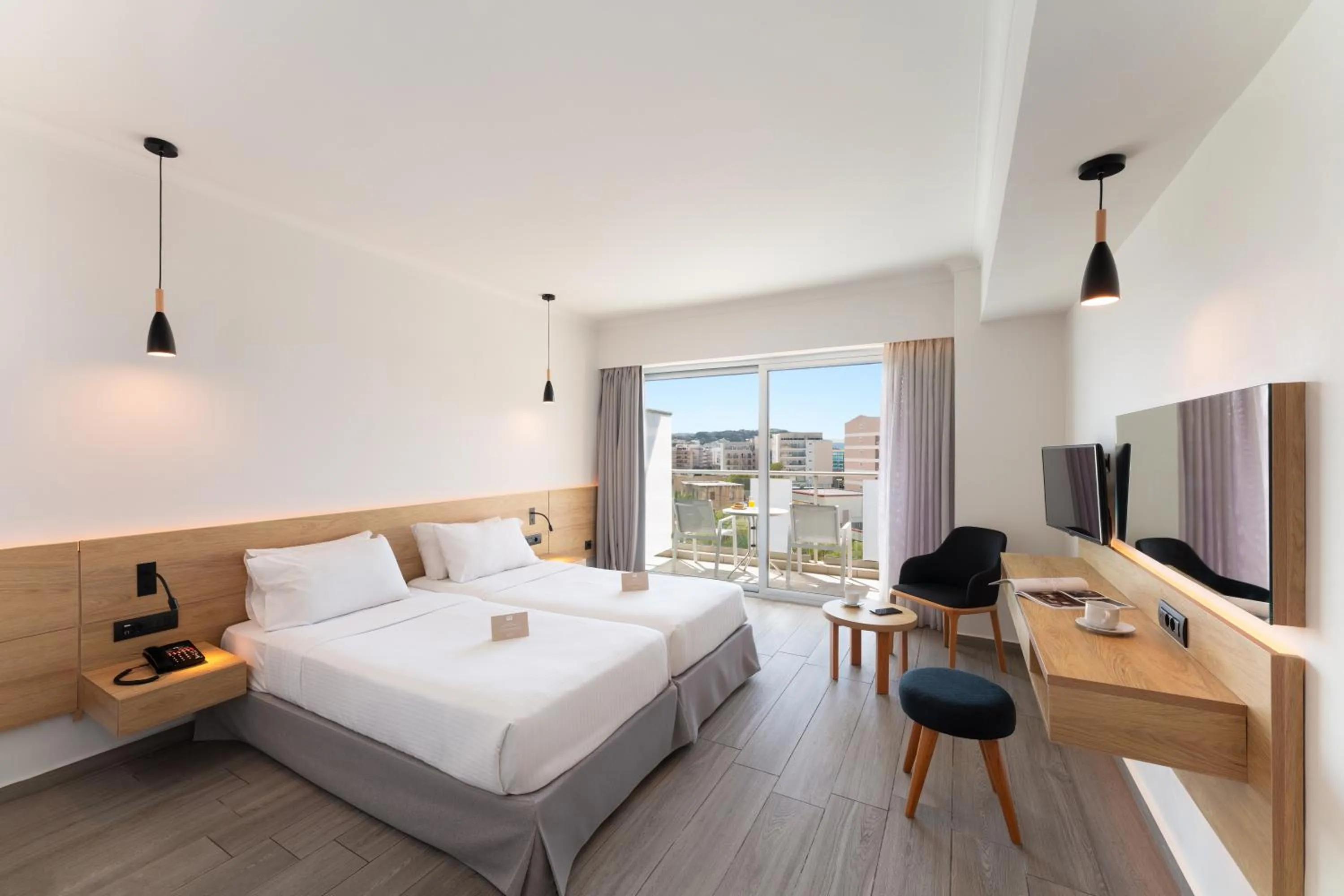 Bedroom, Bed in Aquarium View Hotel