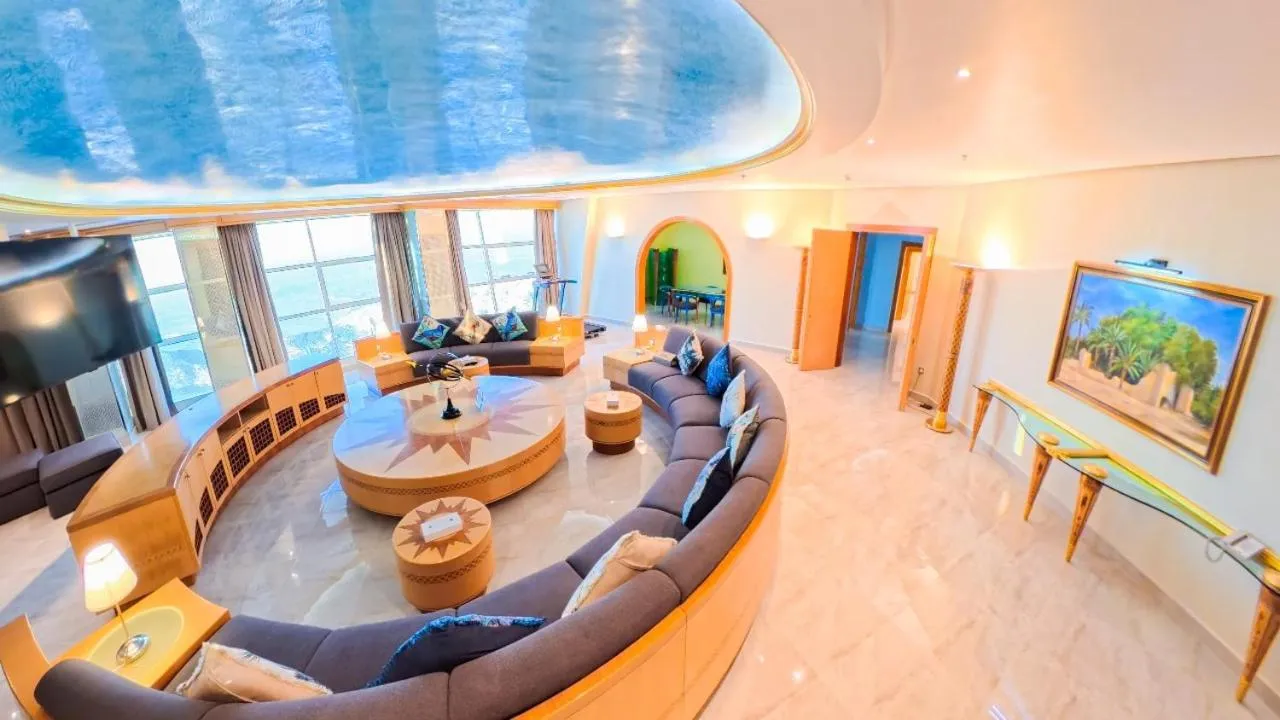 Living room in Oryx Grand Hotel Jebel Hafeet