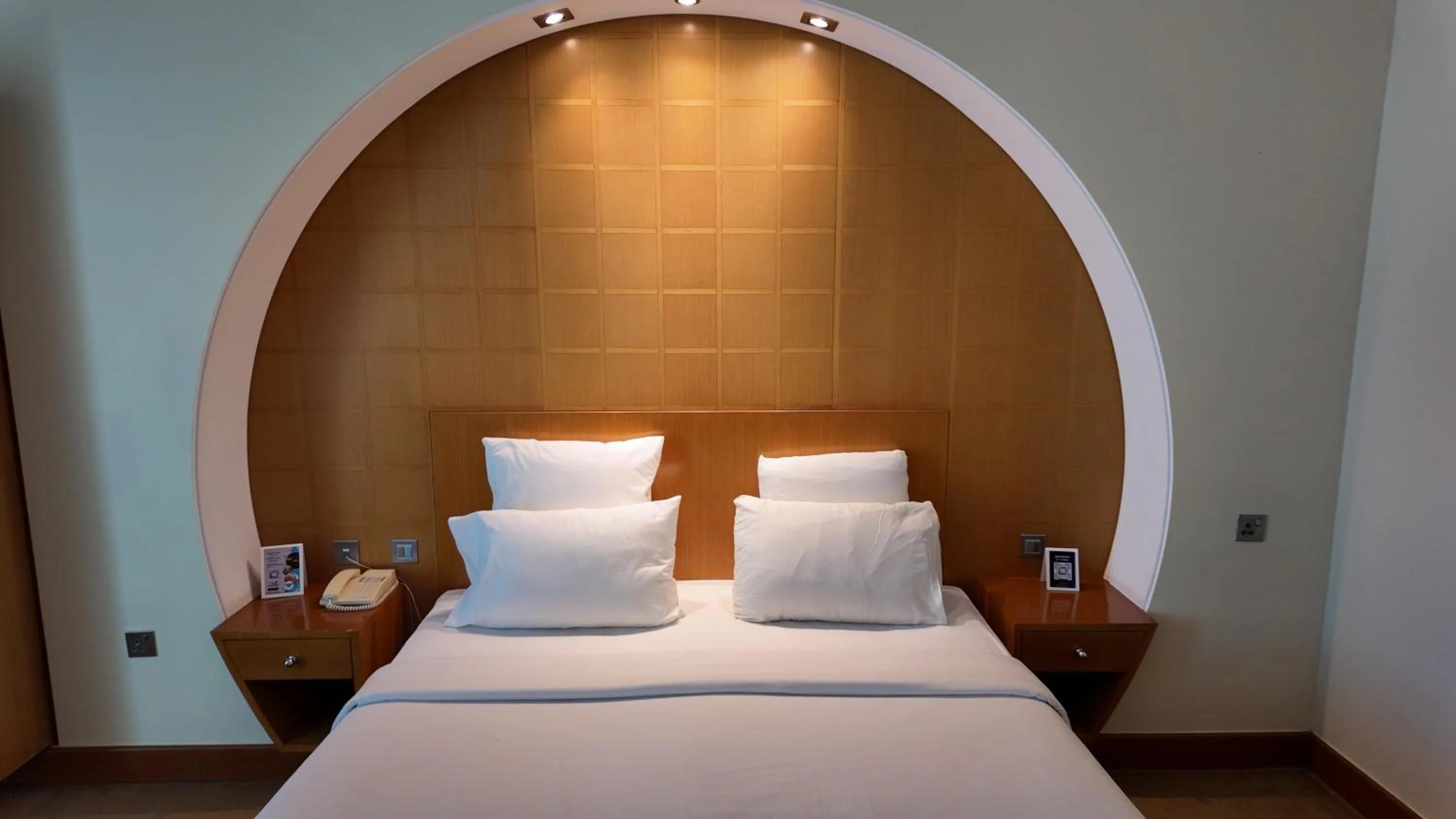 Bed in Oryx Grand Hotel Jebel Hafeet