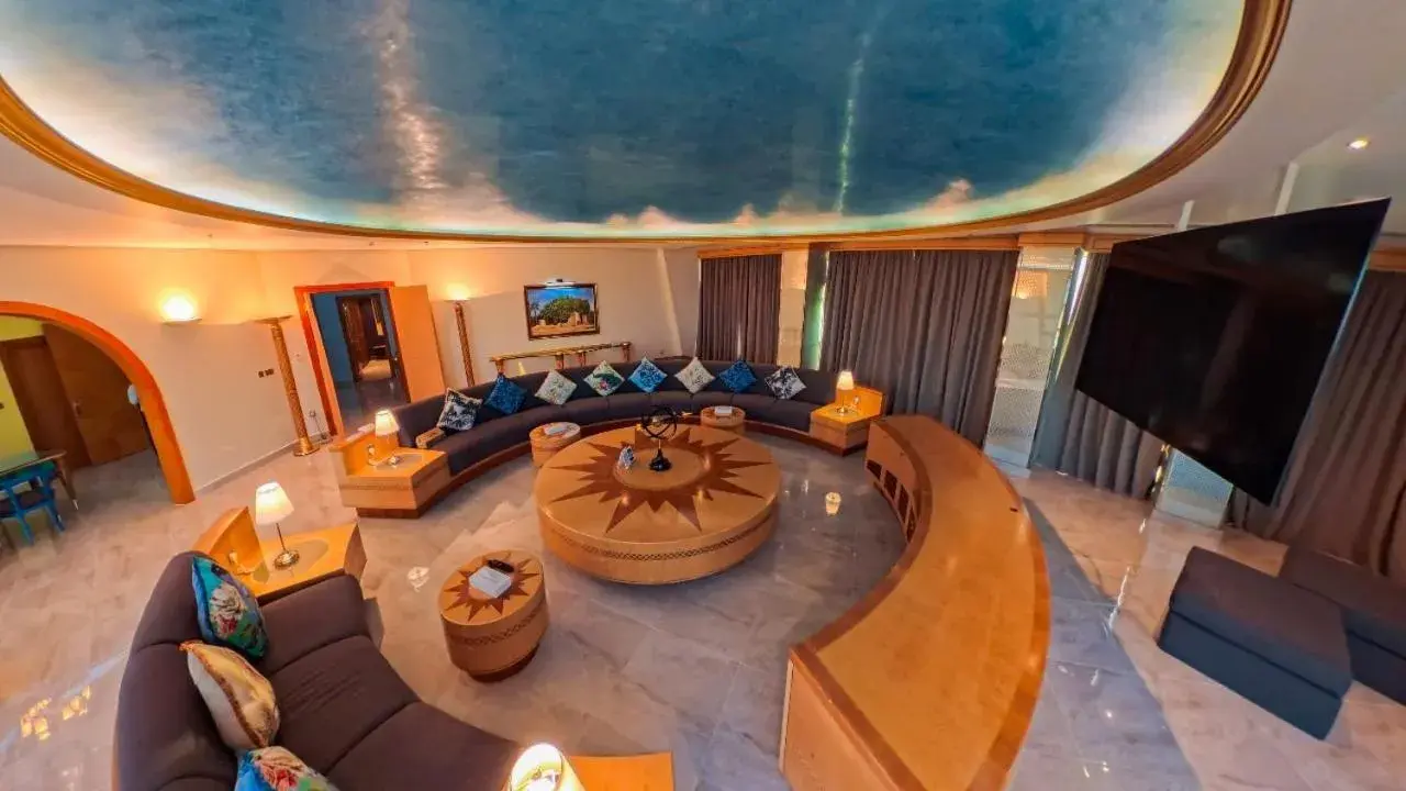 Living room in Oryx Grand Hotel Jebel Hafeet Living room in Oryx Grand Hotel Jebel Hafeet