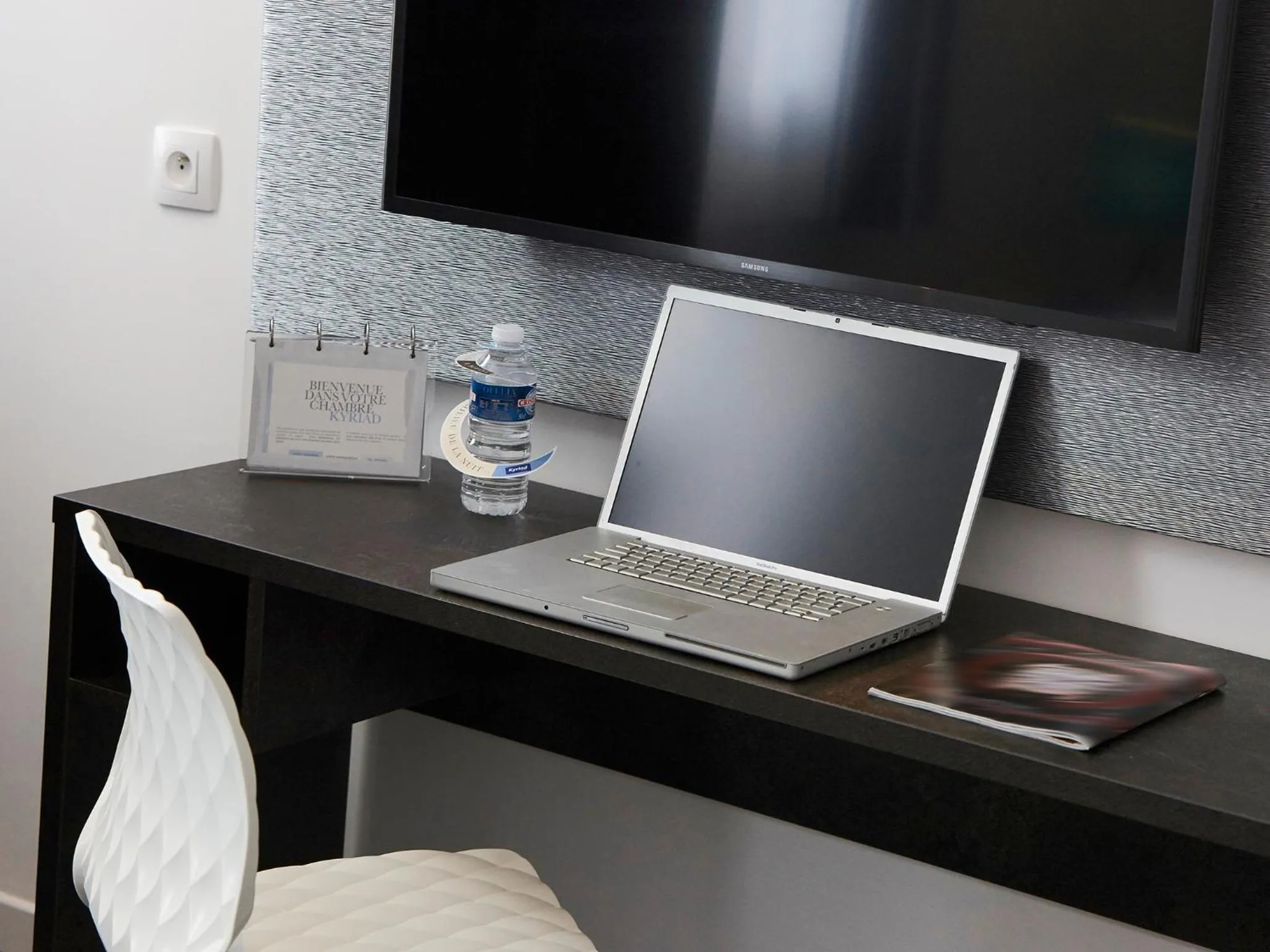 Seating area in Kyriad Marseille Blancarde - Timone