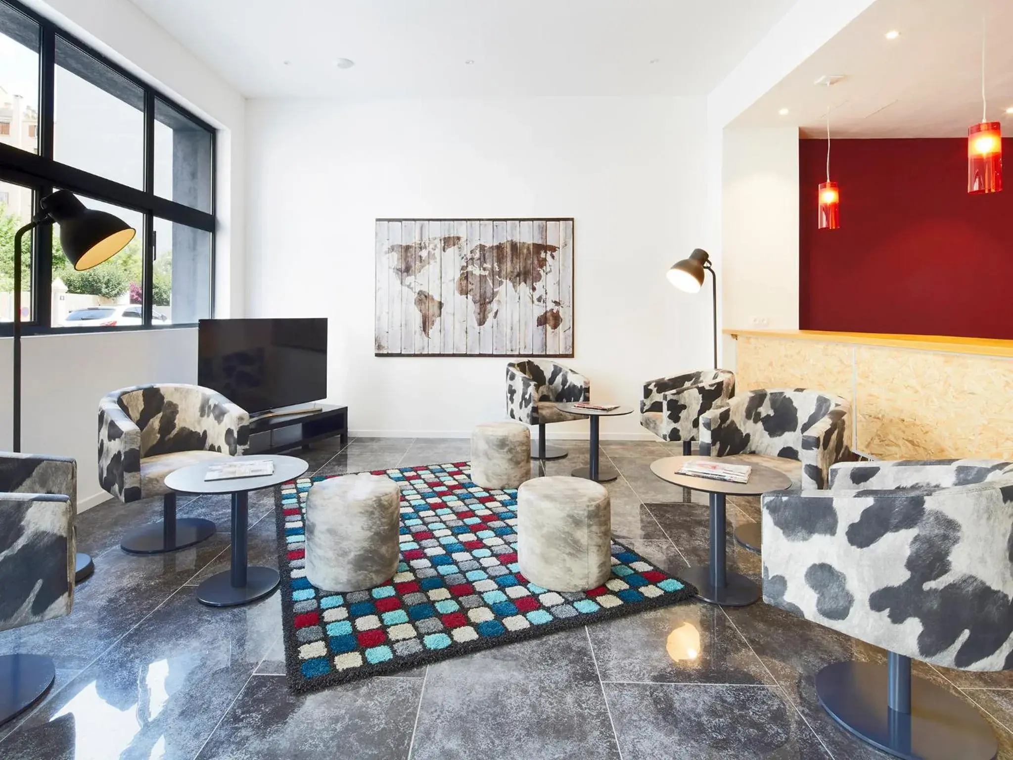 Lounge or bar in Kyriad Marseille Blancarde - Timone Lounge or bar in Kyriad Marseille Blancarde - Timone