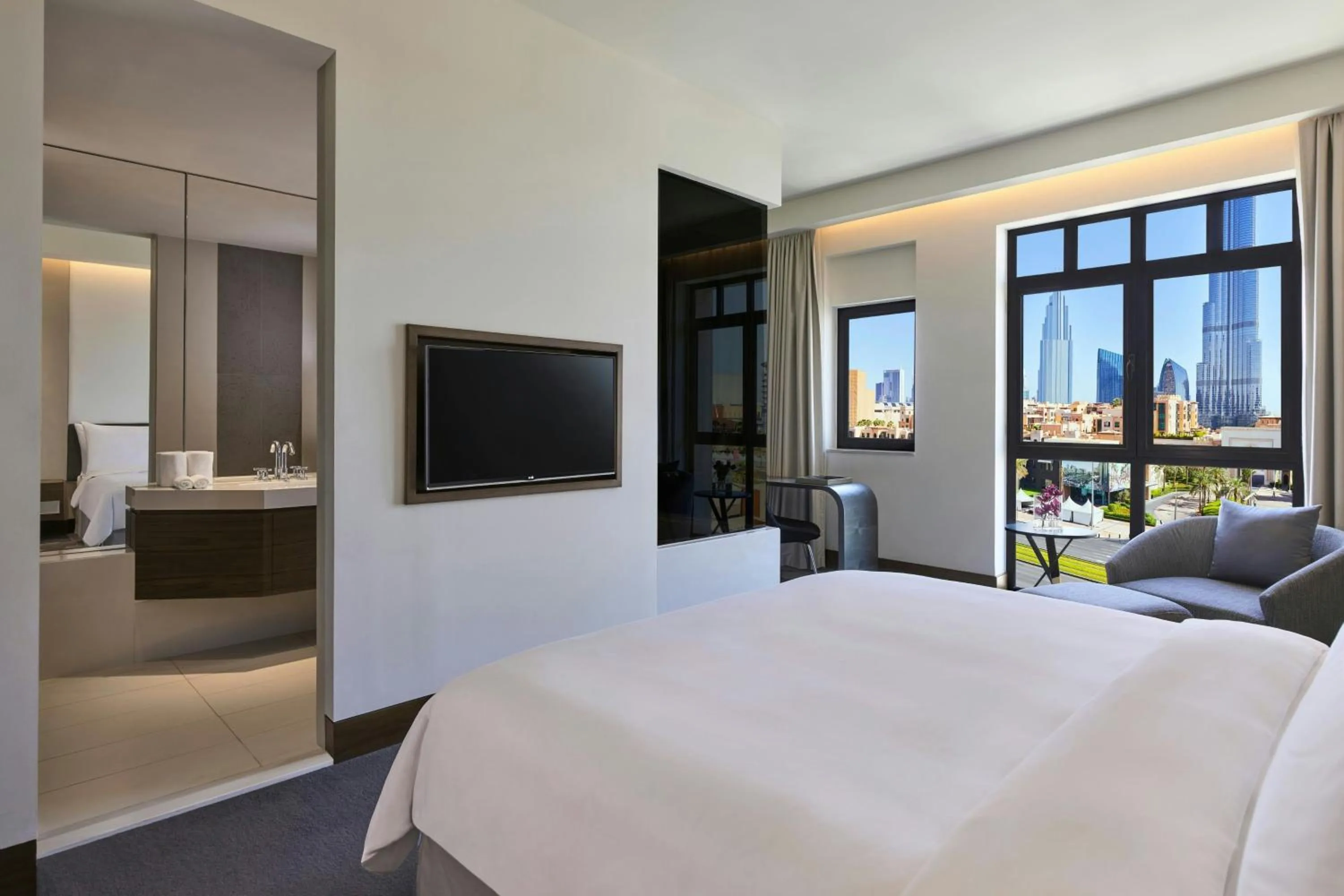 Photo of the whole room, Bed in The Heritage Hotel, Autograph Collection, Downtown Dubai