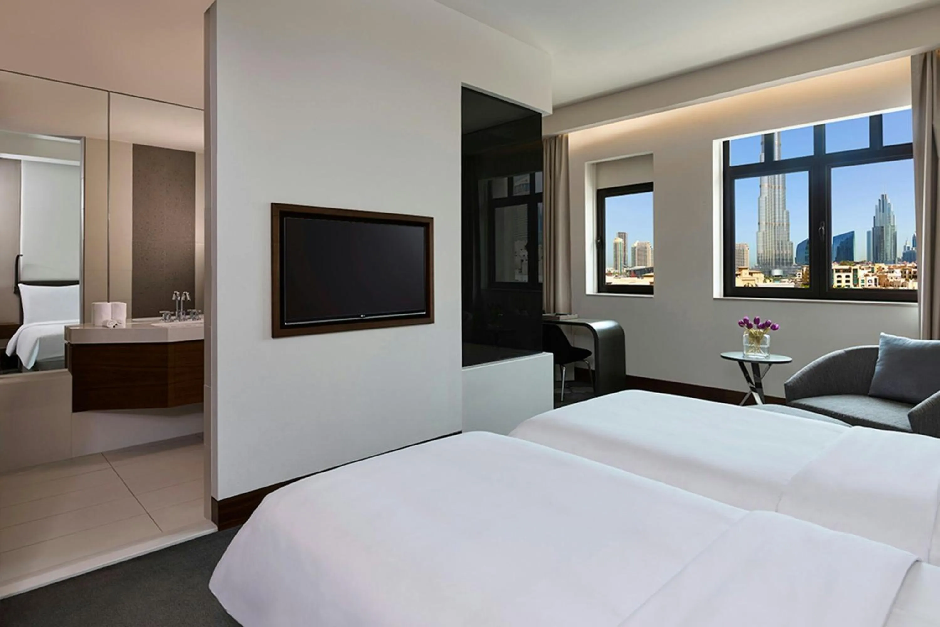 Photo of the whole room, Bed in The Heritage Hotel, Autograph Collection, Downtown Dubai