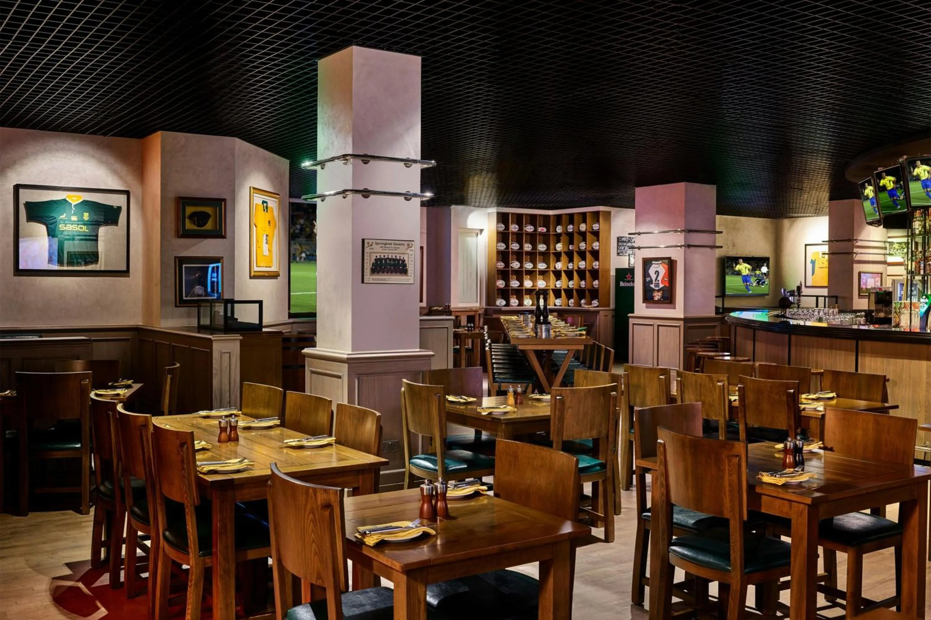 Lounge or bar in The Heritage Hotel, Autograph Collection, Downtown Dubai