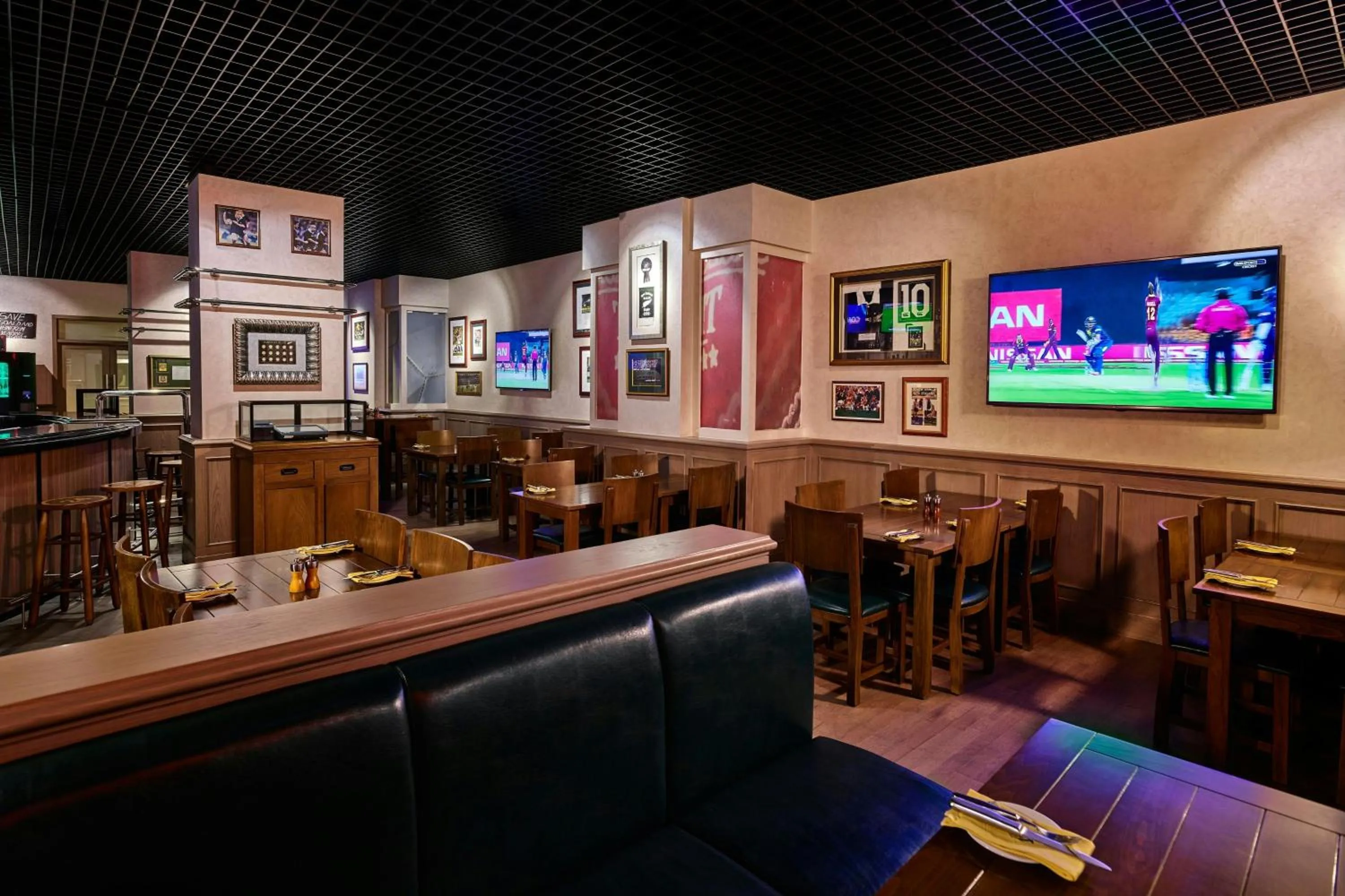 Lounge or bar in The Heritage Hotel, Autograph Collection, Downtown Dubai