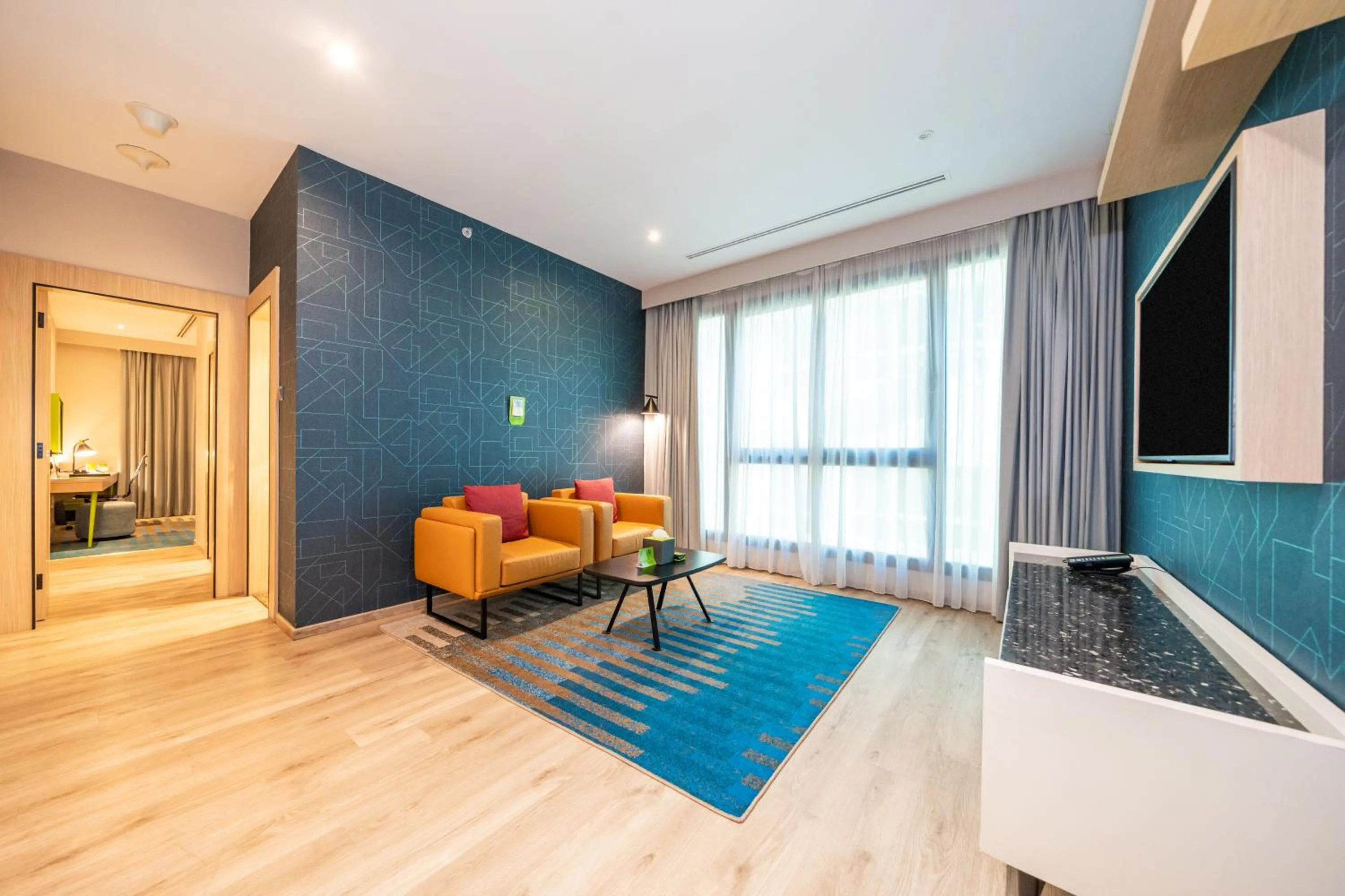 TV and multimedia in La Quinta by Wyndham Dubai Jumeirah