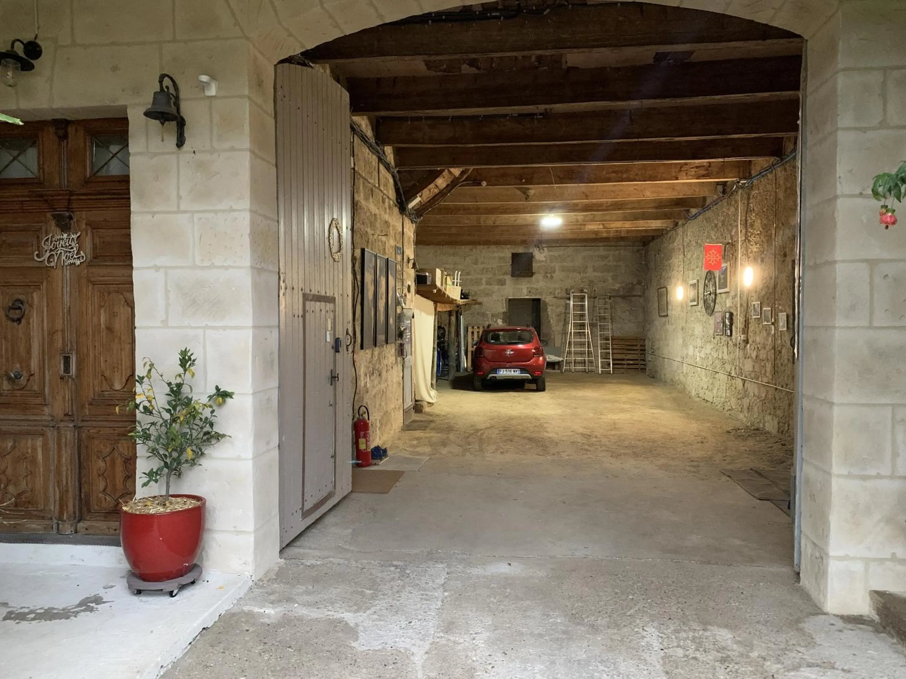 Parking in Chambre d'Hôtes Lo Componaïro