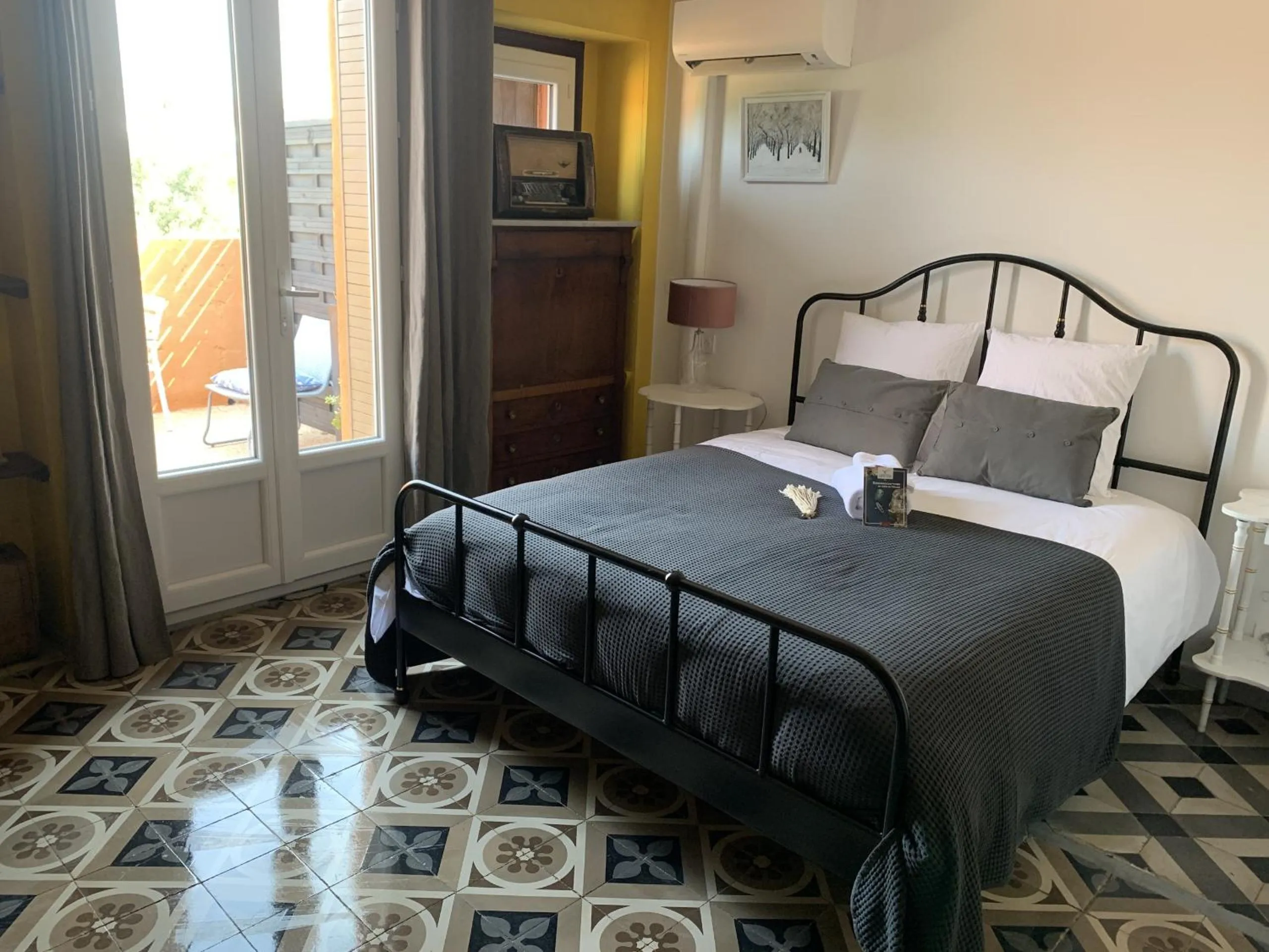 Bedroom, Bed in Chambre d'Hôtes Lo Componaïro