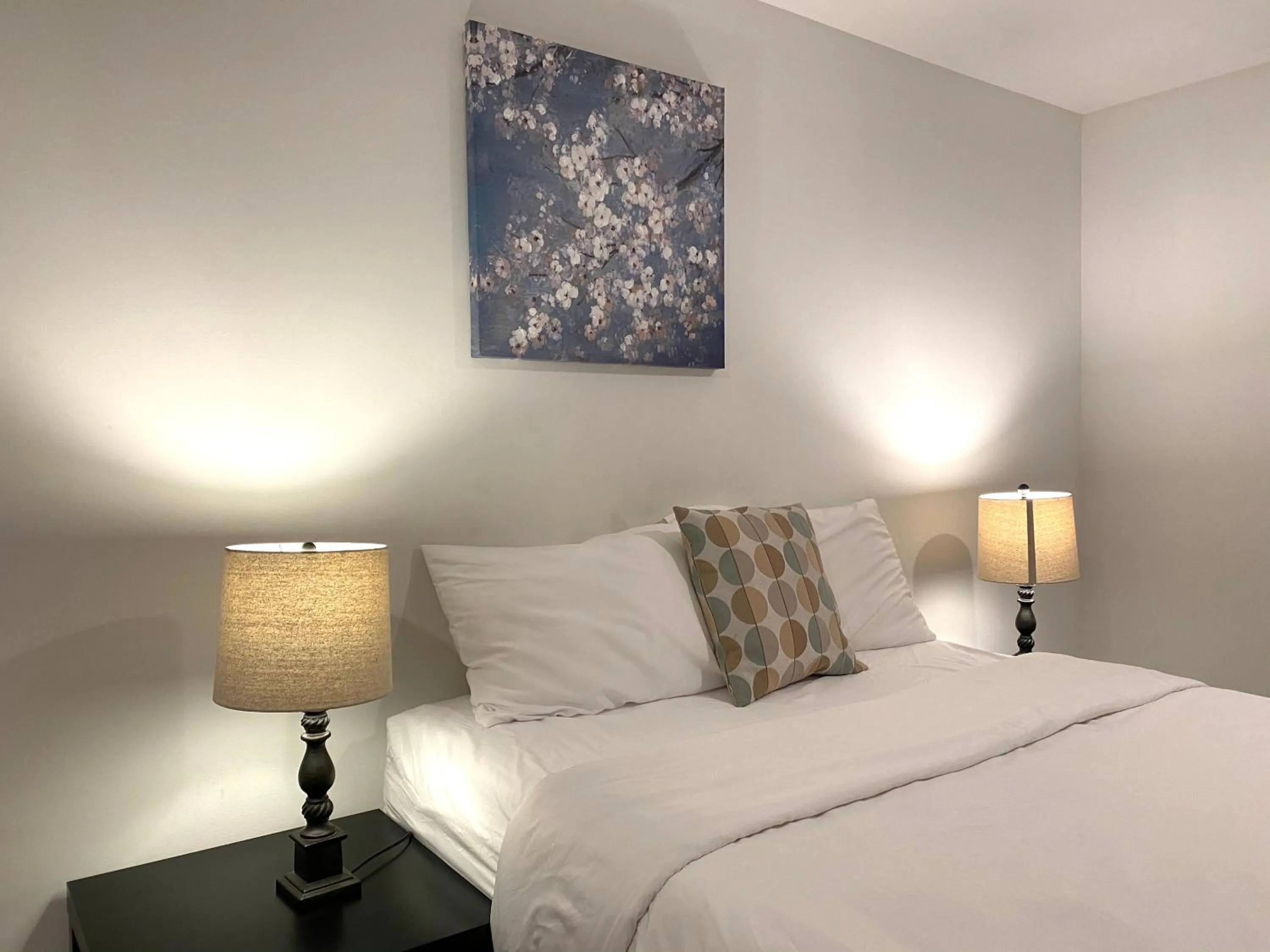 Bed in Alina & Fanny - Philadelphia Convention Center