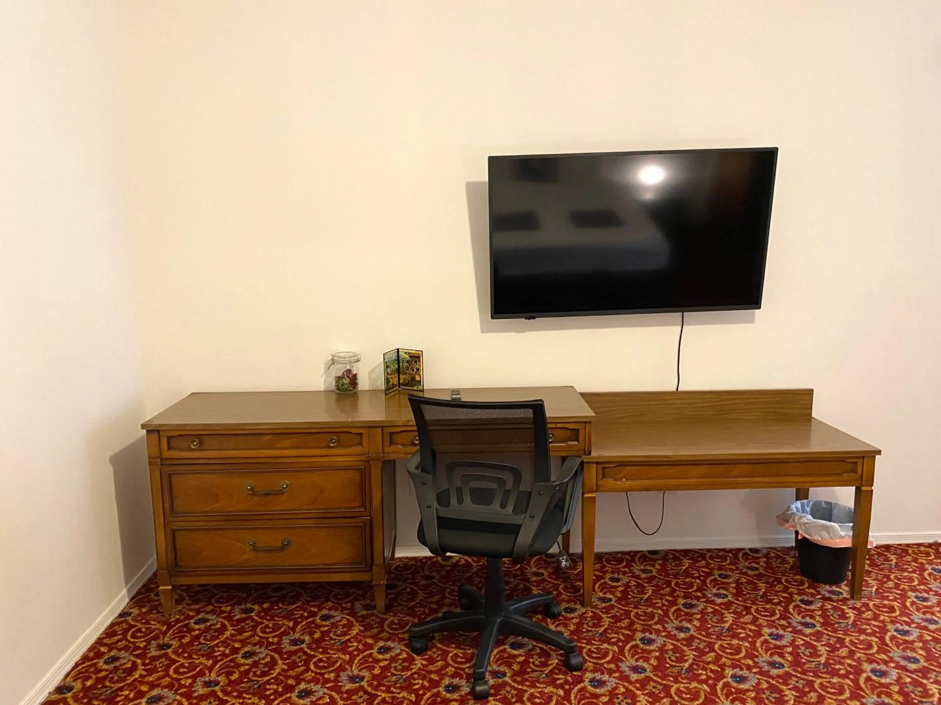 TV and multimedia in Alina & Fanny - Philadelphia Convention Center