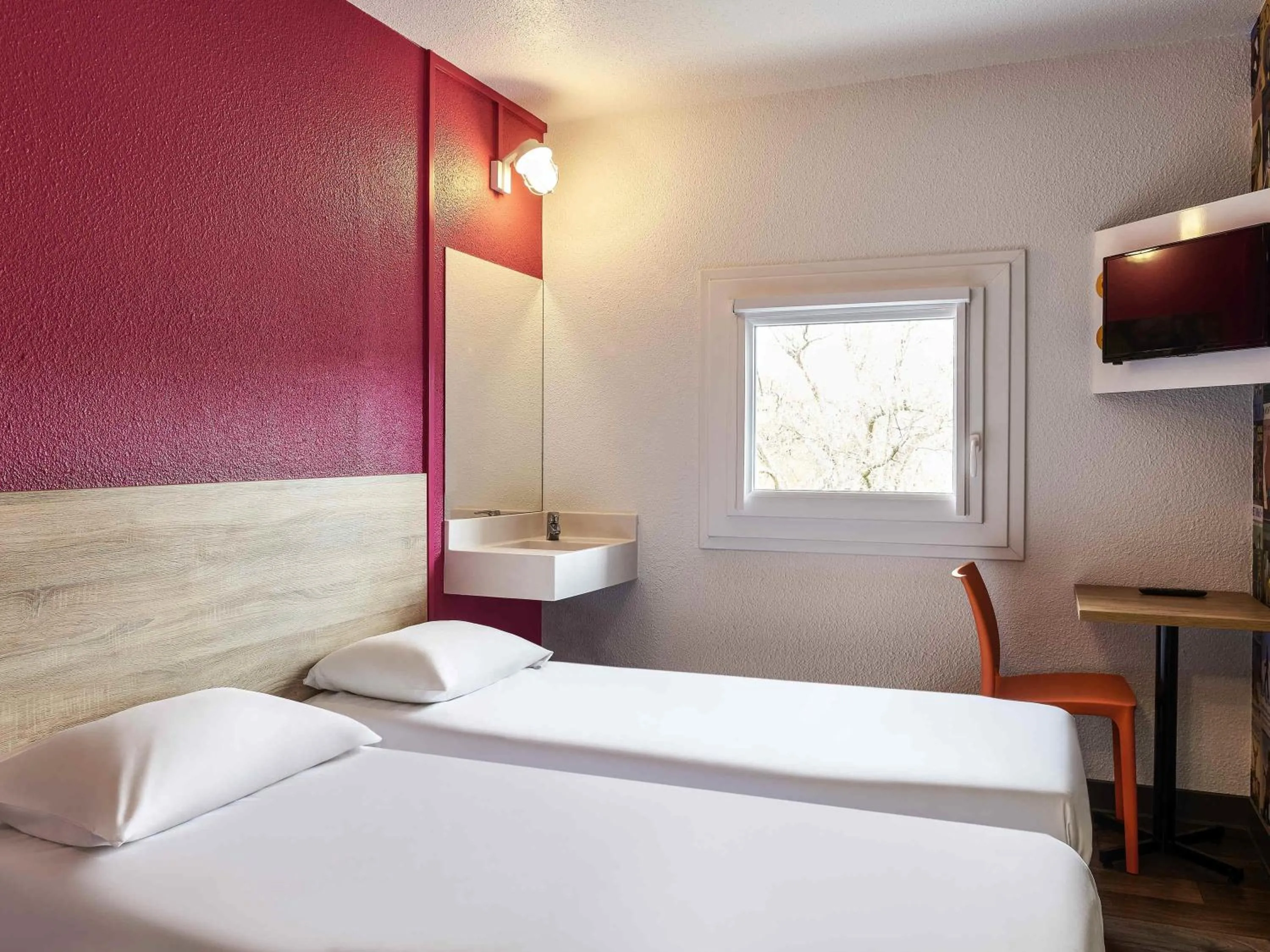 Bedroom, Bed in hotelF1 Béziers Est