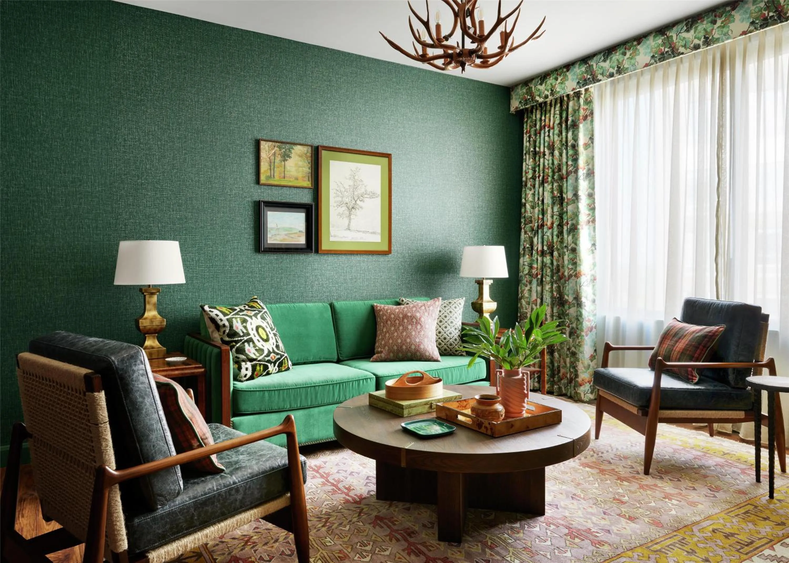 Living room in Graduate by Hilton East Lansing