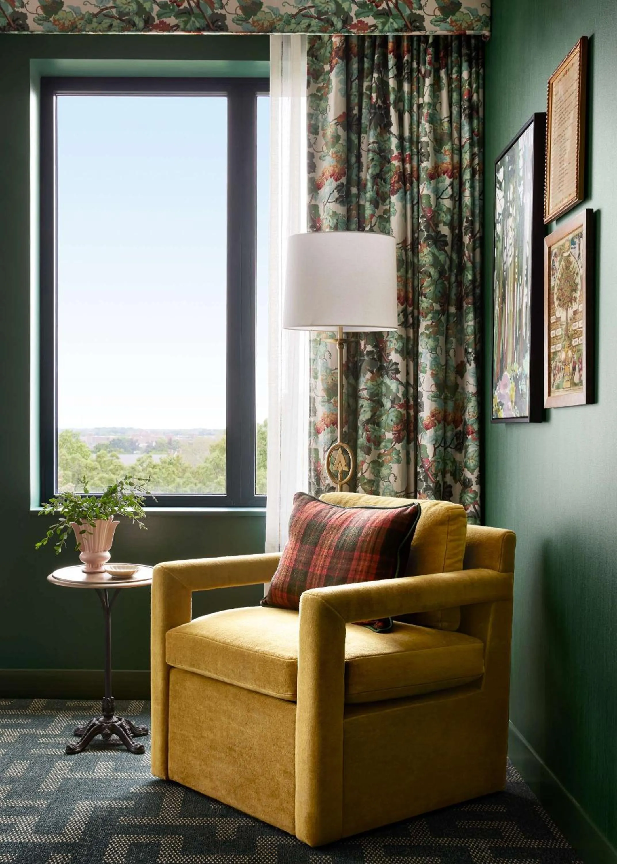 Living room in Graduate by Hilton East Lansing