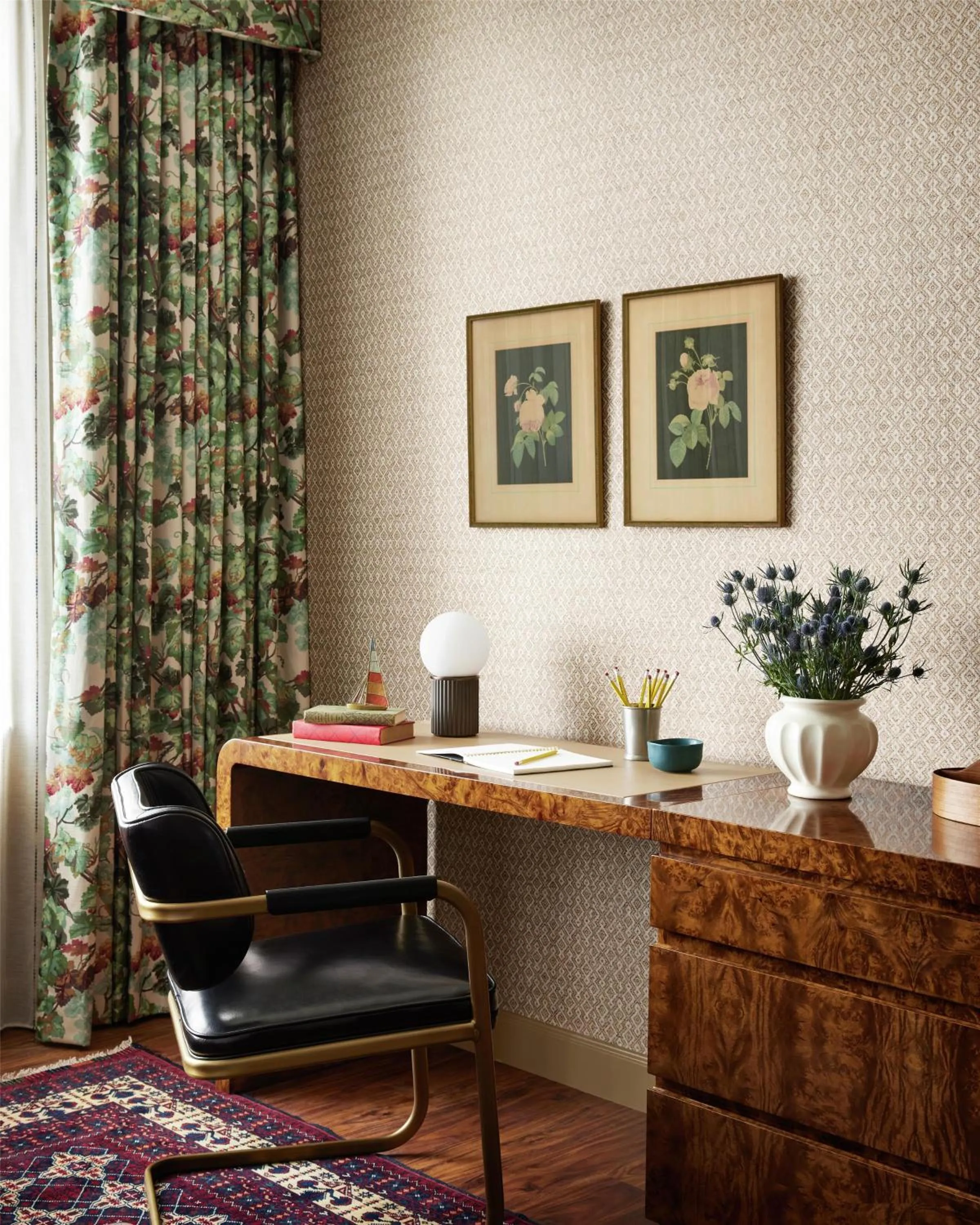 Living room in Graduate by Hilton East Lansing