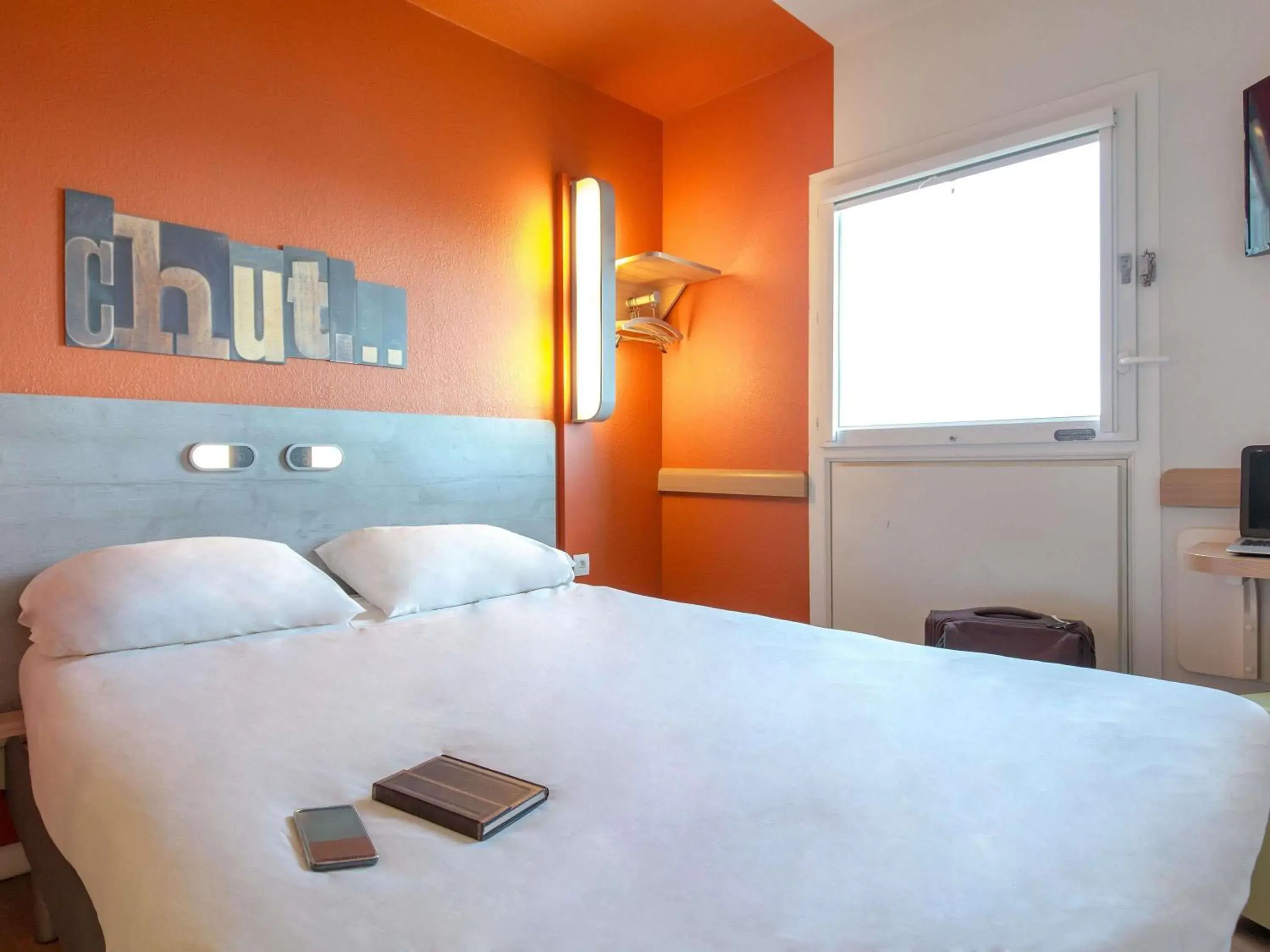 Bedroom, Bed in ibis budget Marseille L'Estaque Bedroom, Bed in ibis budget Marseille L'Estaque
