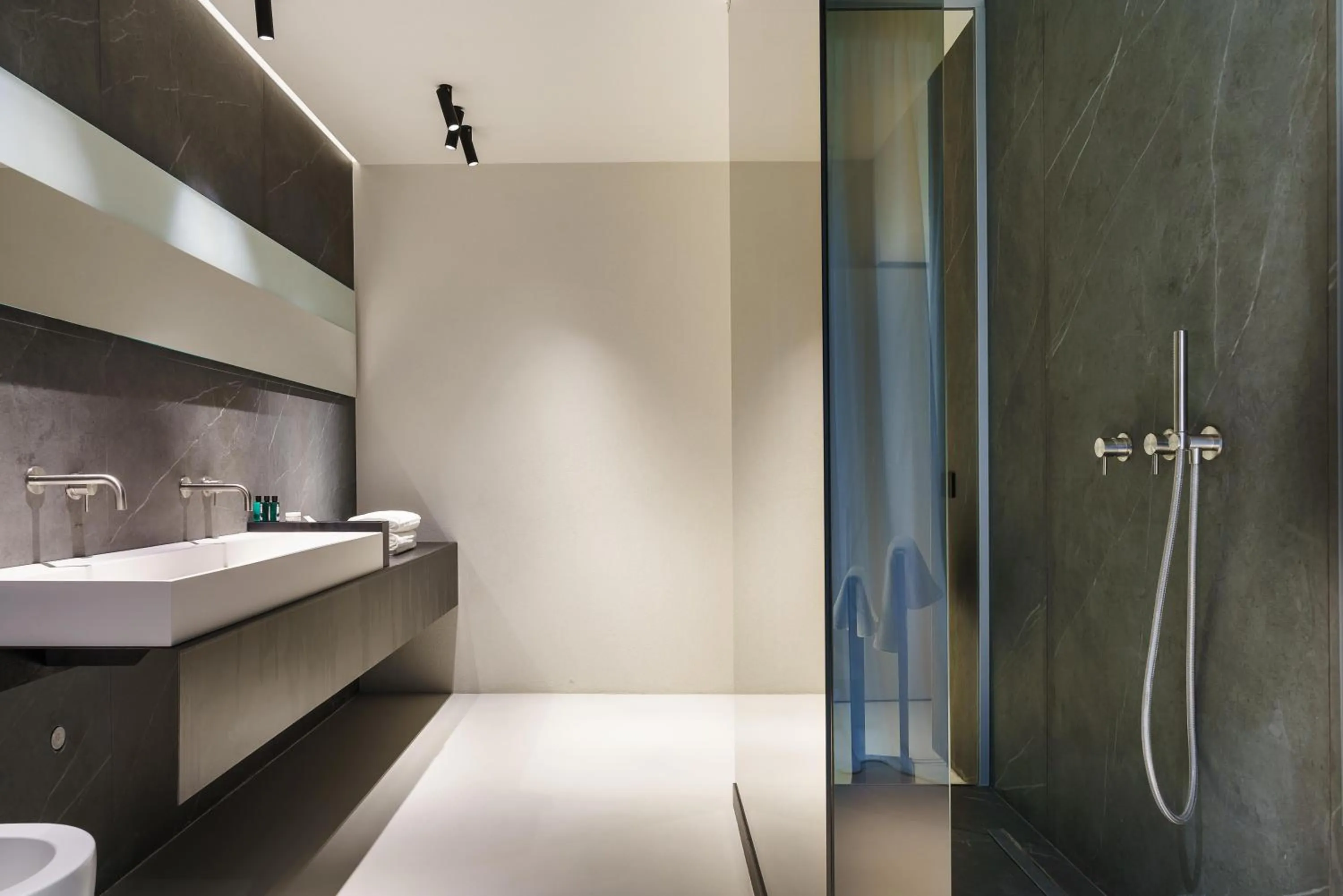 Shower in Meo Design Suites & Spa