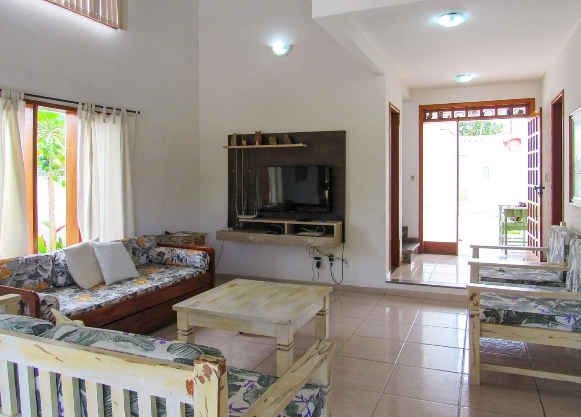 Communal lounge/ TV room in Casa c wifi e lazer perto da praia em Porto Seguro