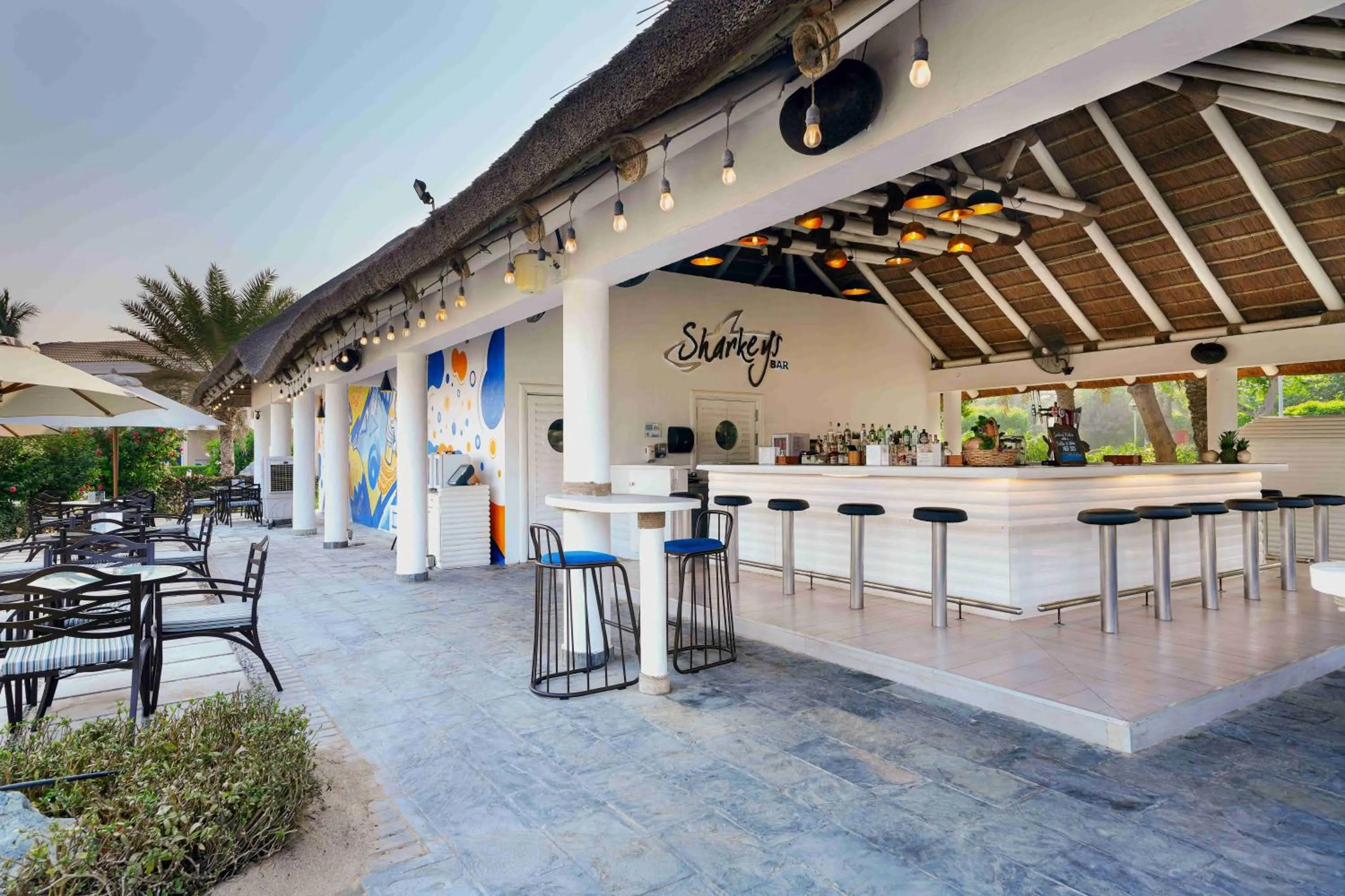 Restaurant/places to eat in Fujairah Rotana Resort & Spa - Al Aqah Beach