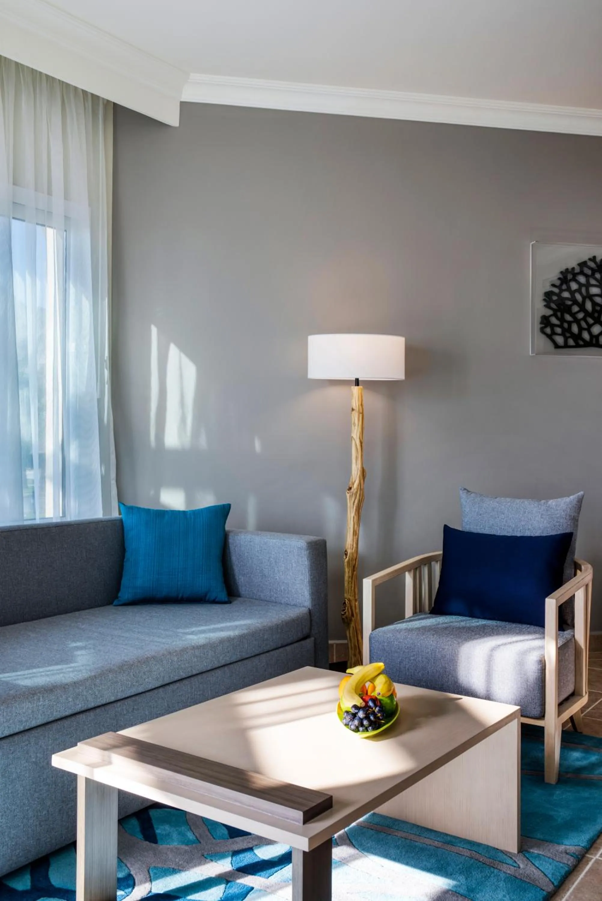 Seating area in Fujairah Rotana Resort & Spa - Al Aqah Beach