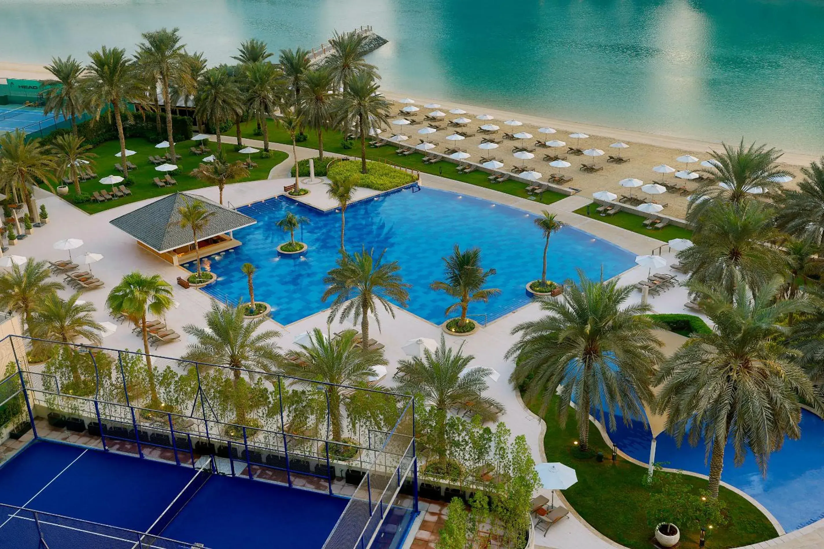 Swimming pool in Beach Rotana - Abu Dhabi Swimming pool in Beach Rotana - Abu Dhabi