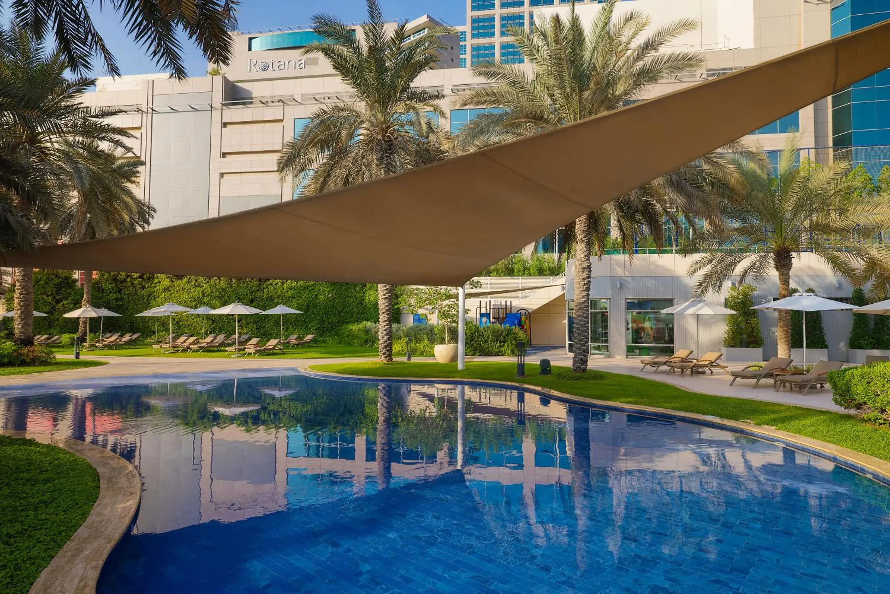 Swimming pool in Beach Rotana - Abu Dhabi Swimming pool in Beach Rotana - Abu Dhabi