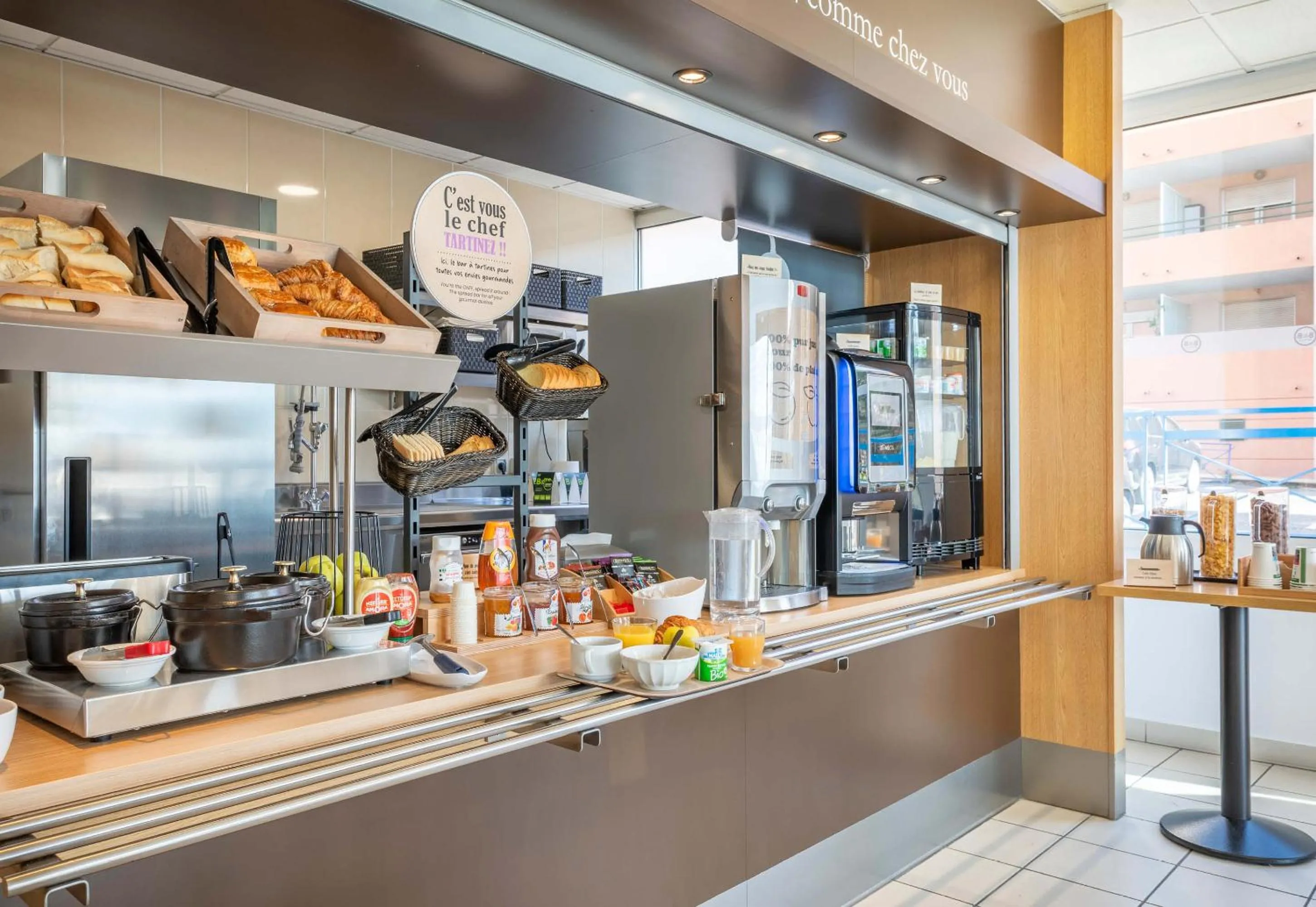 Breakfast in B&B HOTEL Martigues Port-de-Bouc