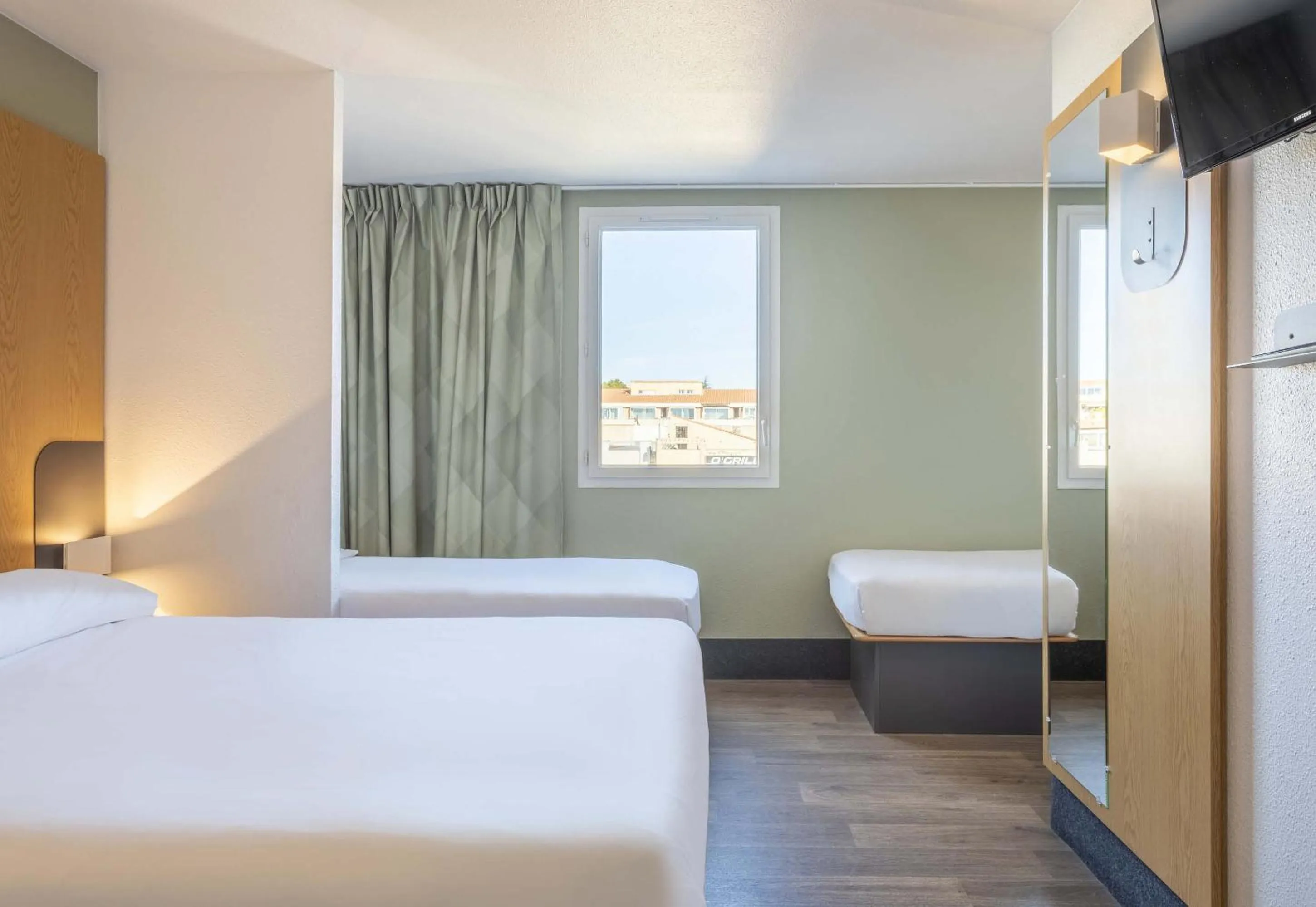 Bedroom, Bed in B&B HOTEL Martigues Port-de-Bouc