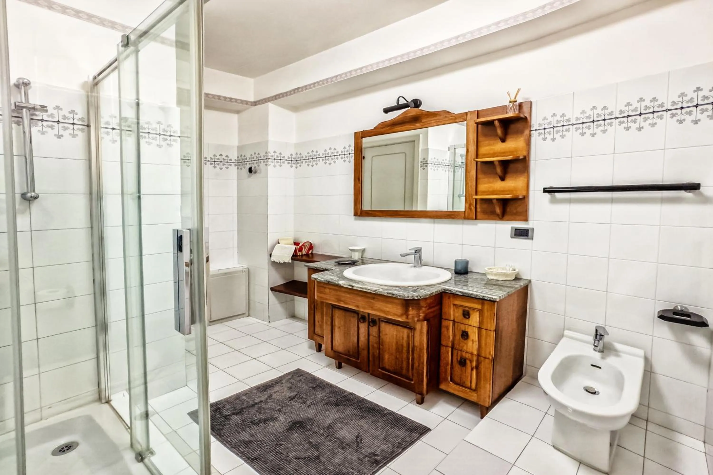 Shower in B&B Villa Bency