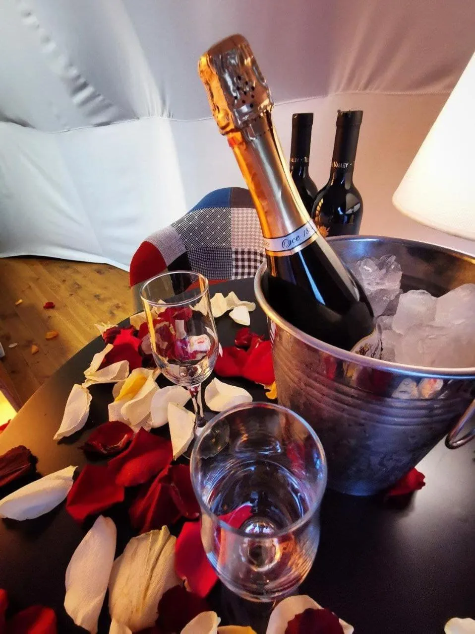 Drinks in Jewelberry Glamping Hotel Tbilisi