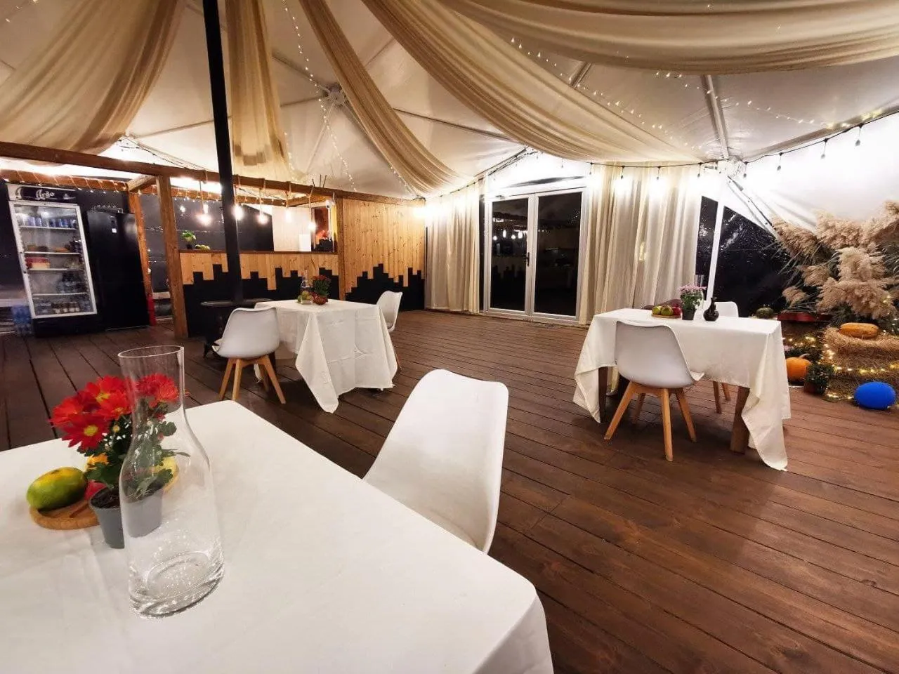 Restaurant/Places to Eat in Jewelberry Glamping Hotel Tbilisi