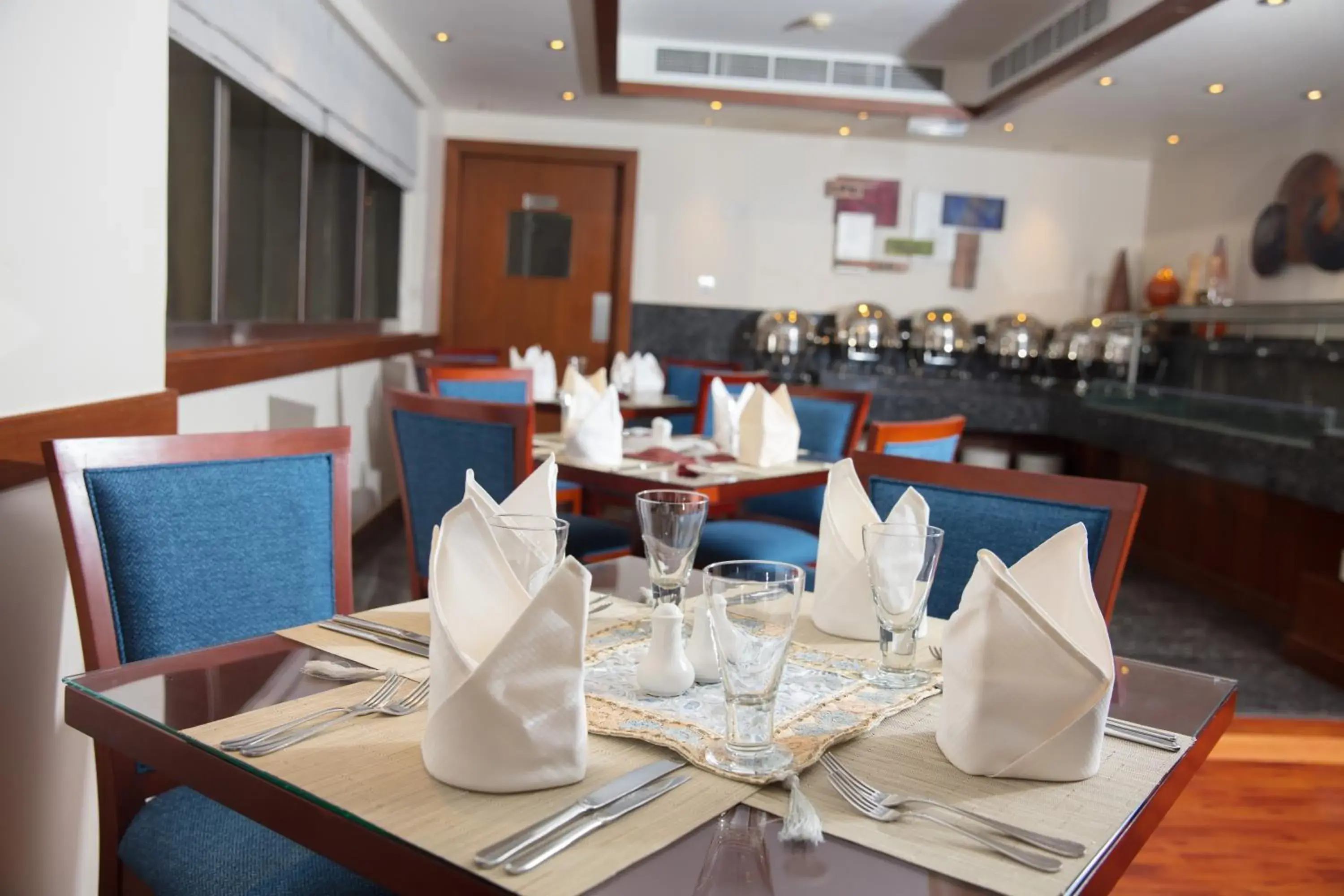 Restaurant/places to eat in Al Rawda Arjaan by Rotana, Abu Dhabi Restaurant/places to eat in Al Rawda Arjaan by Rotana, Abu Dhabi