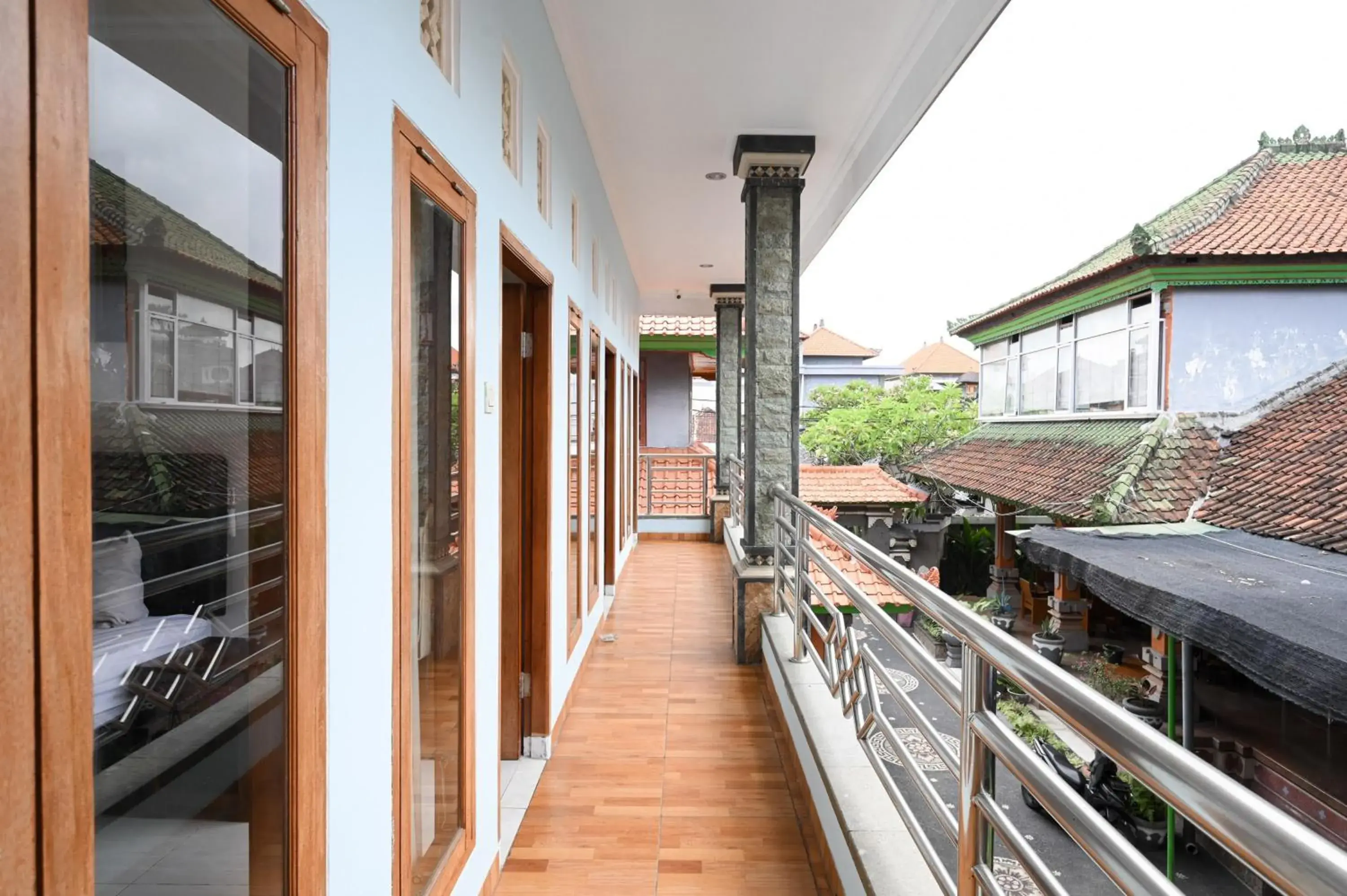 Property building in Ceria Guesthouse Seminyak Mitra RedDoorz Property building in Ceria Guesthouse Seminyak Mitra RedDoorz